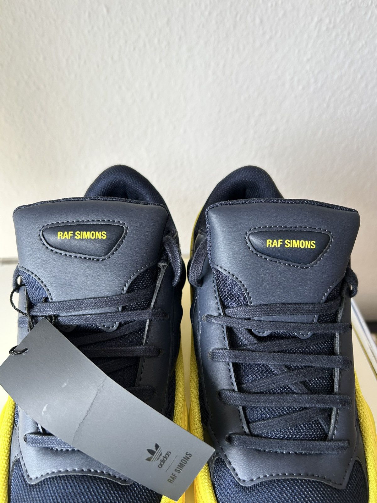 Adidas × Raf Simons Raf Simons x Adidas Ozweego Size US 10.5 / EU 43-44 - 9 Thumbnail