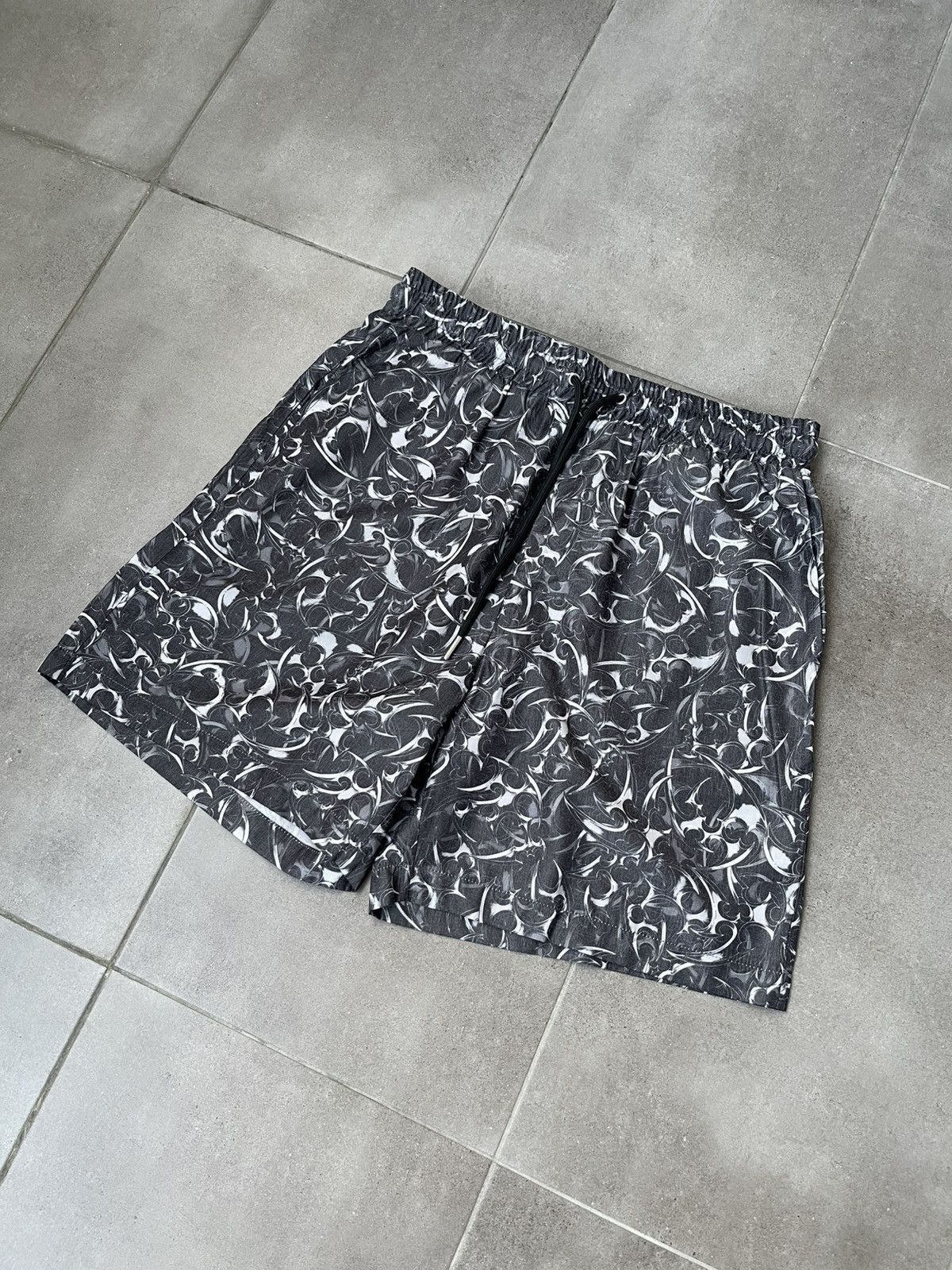Han Kjobenhavn !DS! FW22 Han Kjobenhavn Chrome Tribal Printed Track Shorts Size US 32 / EU 48 - 6 Thumbnail