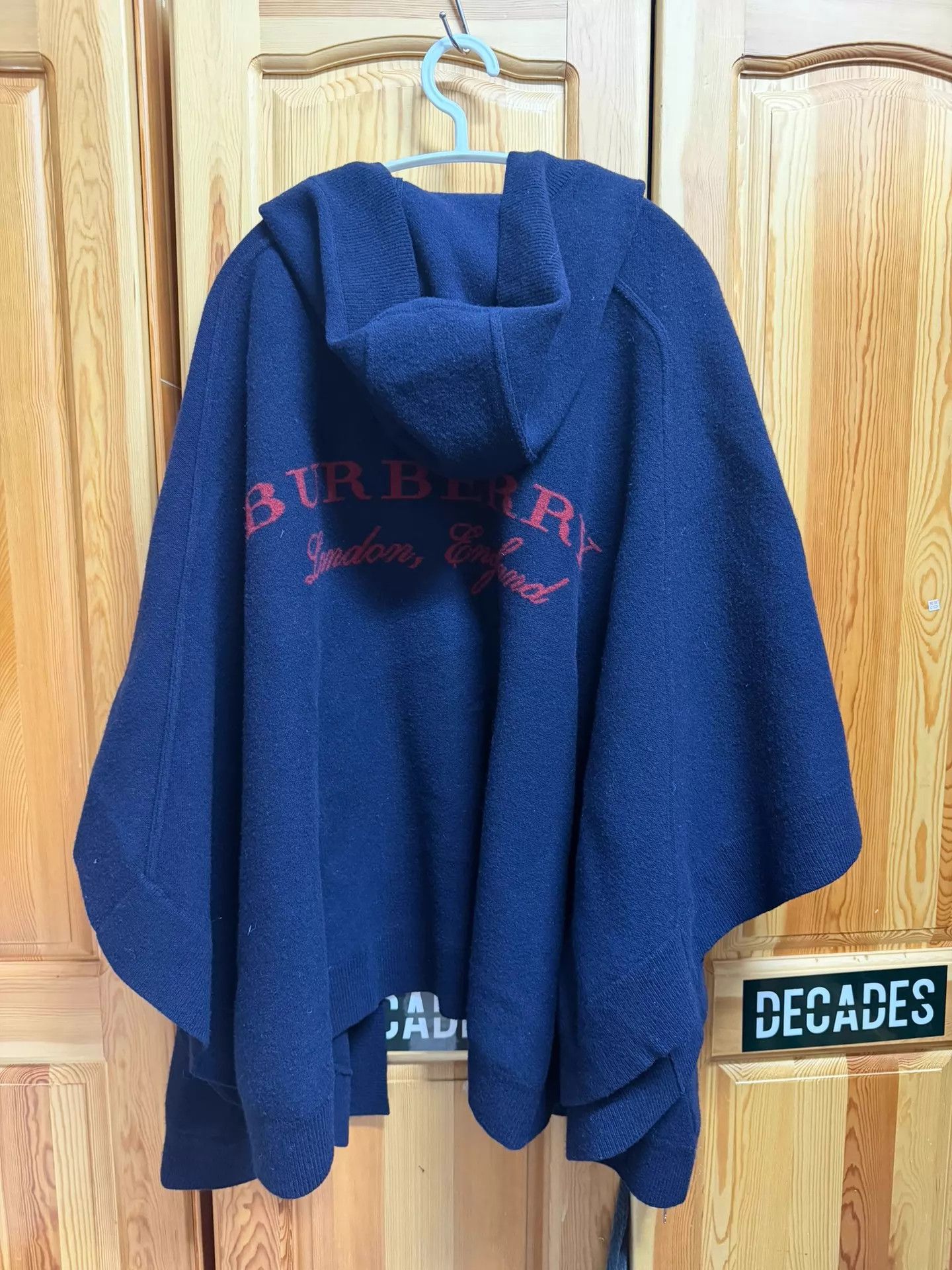 Burberry Burberry Authentic European Cloak Size ONE SIZE - 3 Thumbnail