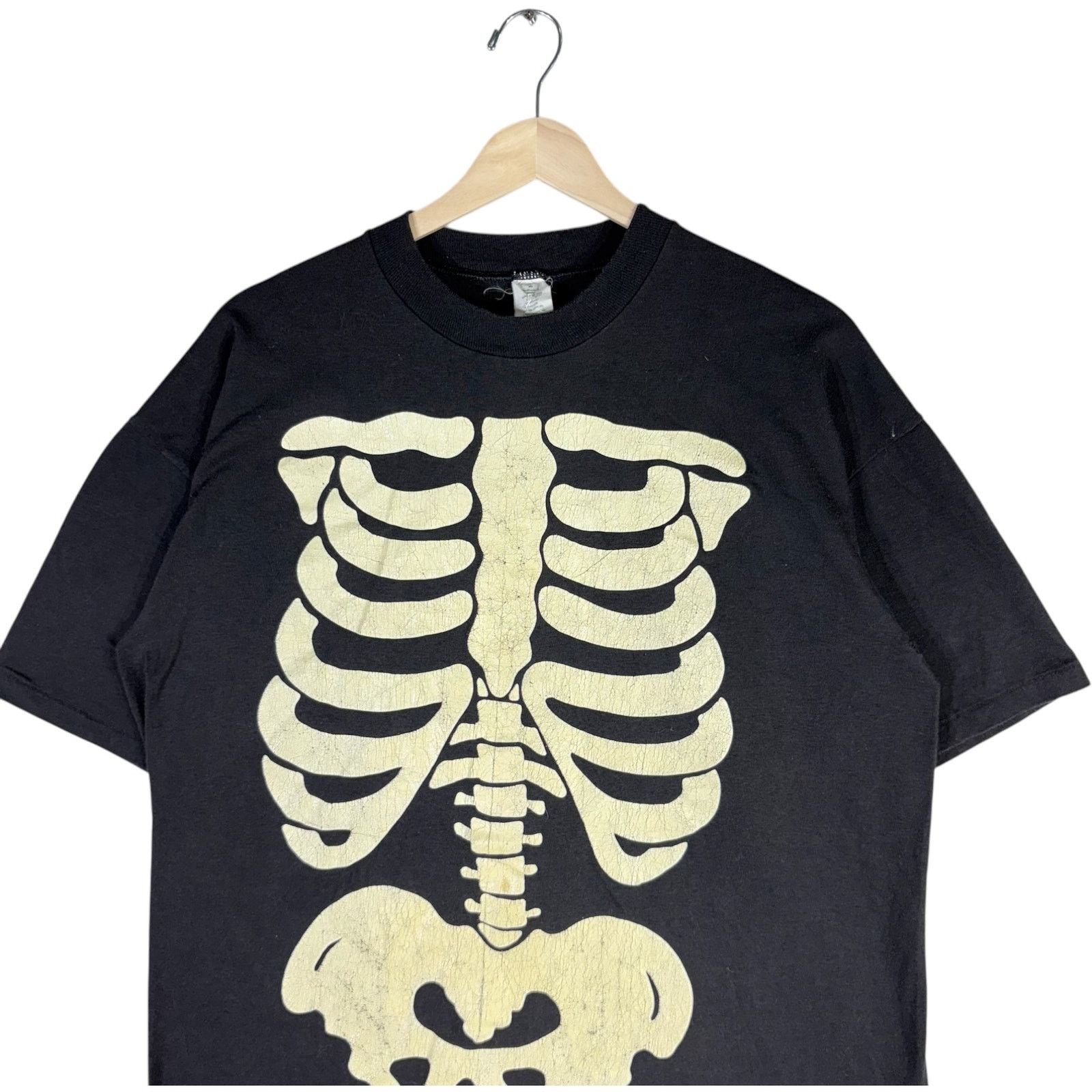 Vintage Vintage Hallmark Skeleton Ribcage Glow In The Dark Tee XL Size US XL / EU 56 / 4 - 2 Thumbnail