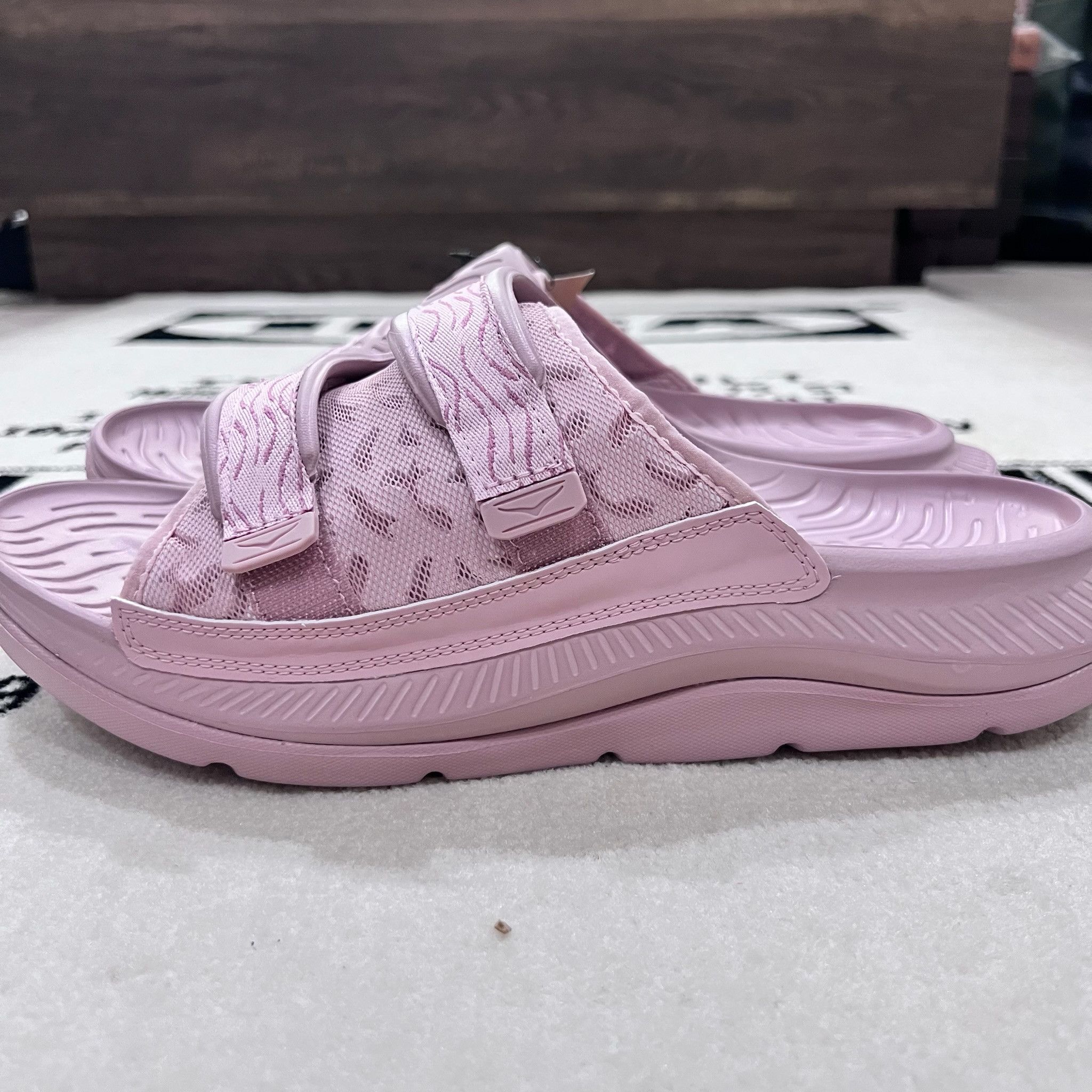 Hoka Hoka Ora Luxe Recovery Slides PALE MAUVE / WISTFUL MAUVE Size US 11 / EU 44 - 4 Thumbnail