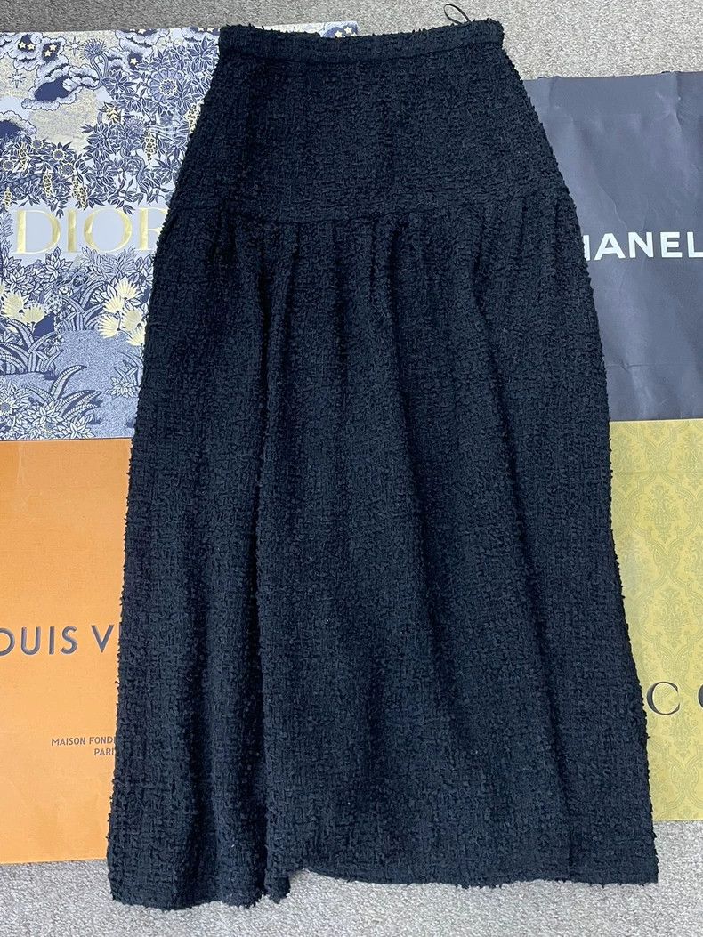 Chanel chanel Black side diamond buckle high slitch skirt Size 25" / US 0 / IT 36 - 3 Thumbnail