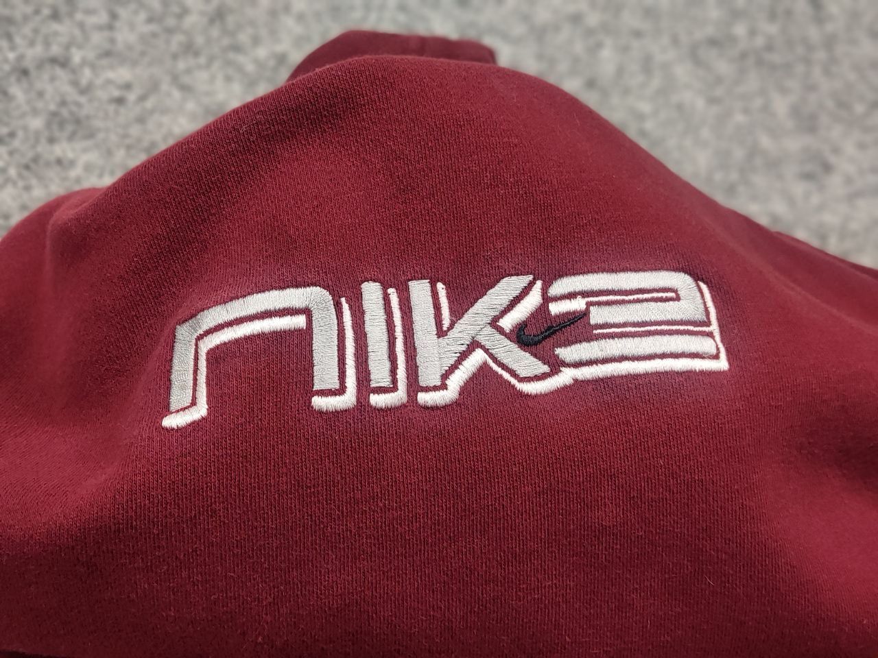Nike Vintage Nike Center Logo Embroidered Y2K Hoodie Oversized Size US S / EU 44-46 / 1 - 11 Thumbnail