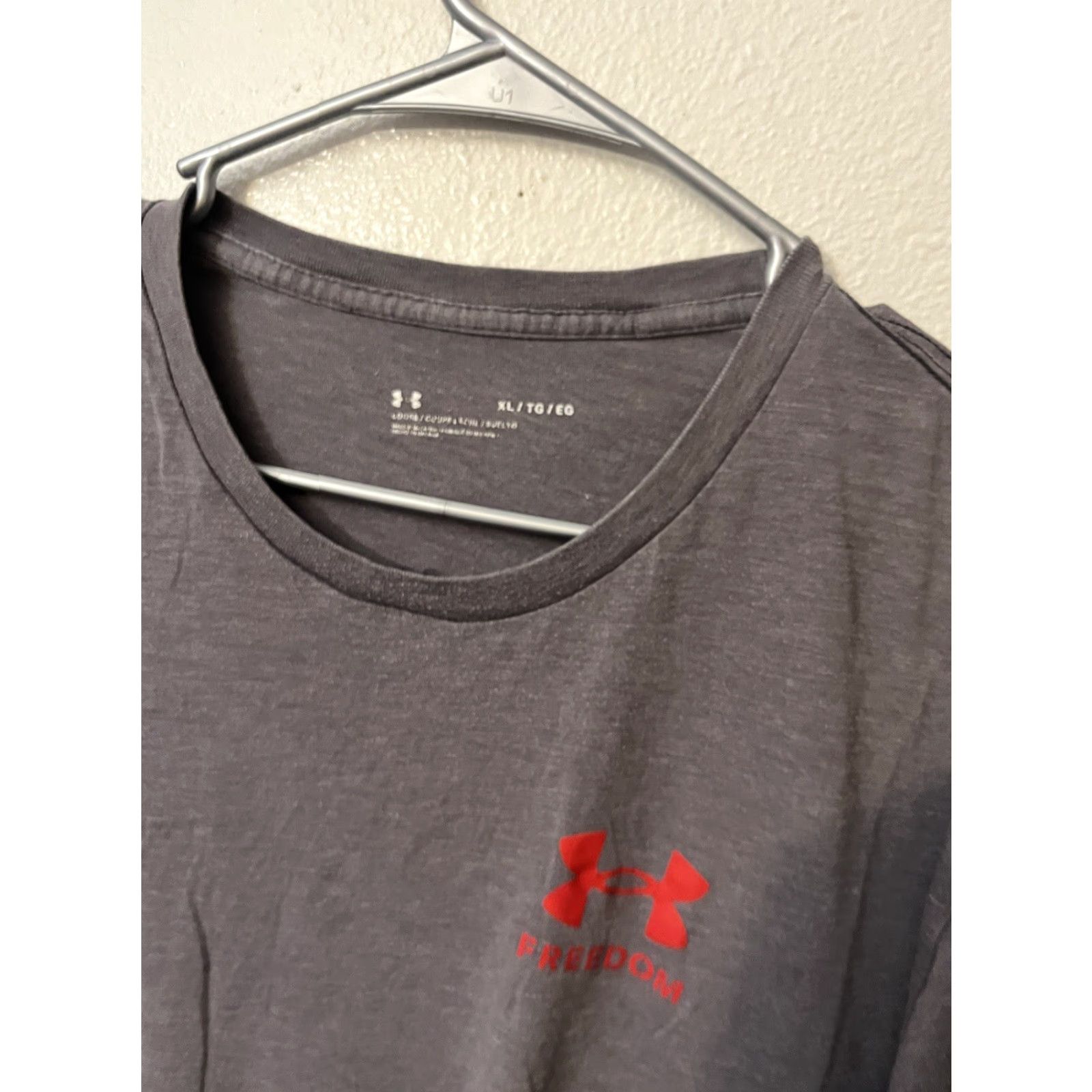 Under Armour Under Armour T-Shirt Mens Size XL Gray Short Sleeve Graphic Freedom Size US XL / EU 56 / 4 - 2 Thumbnail