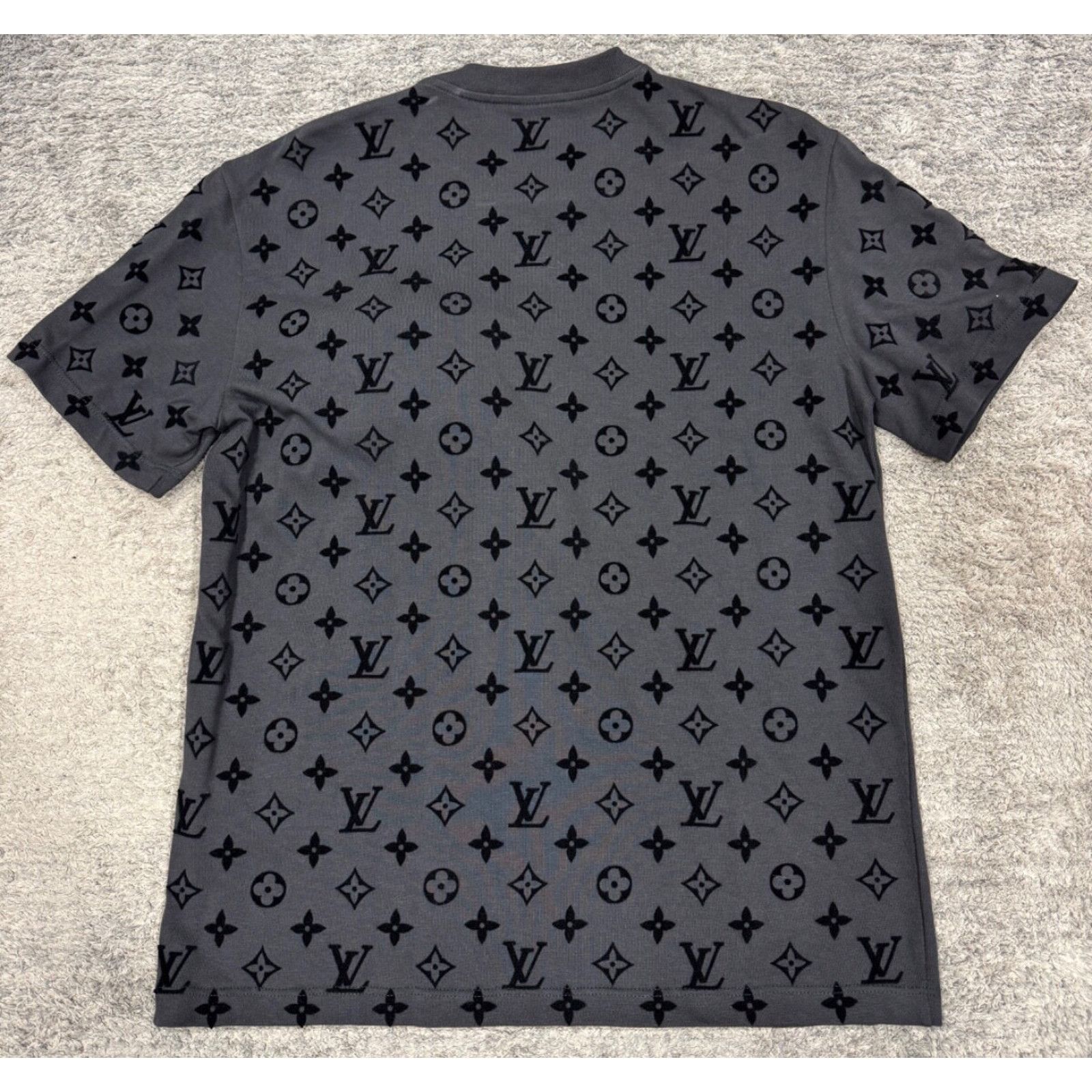 Louis Vuitton Louis Vuitton SS20 Velvet Monogram Black Logo Zip Pocket Size US M / EU 48-50 / 2 - 13 Thumbnail