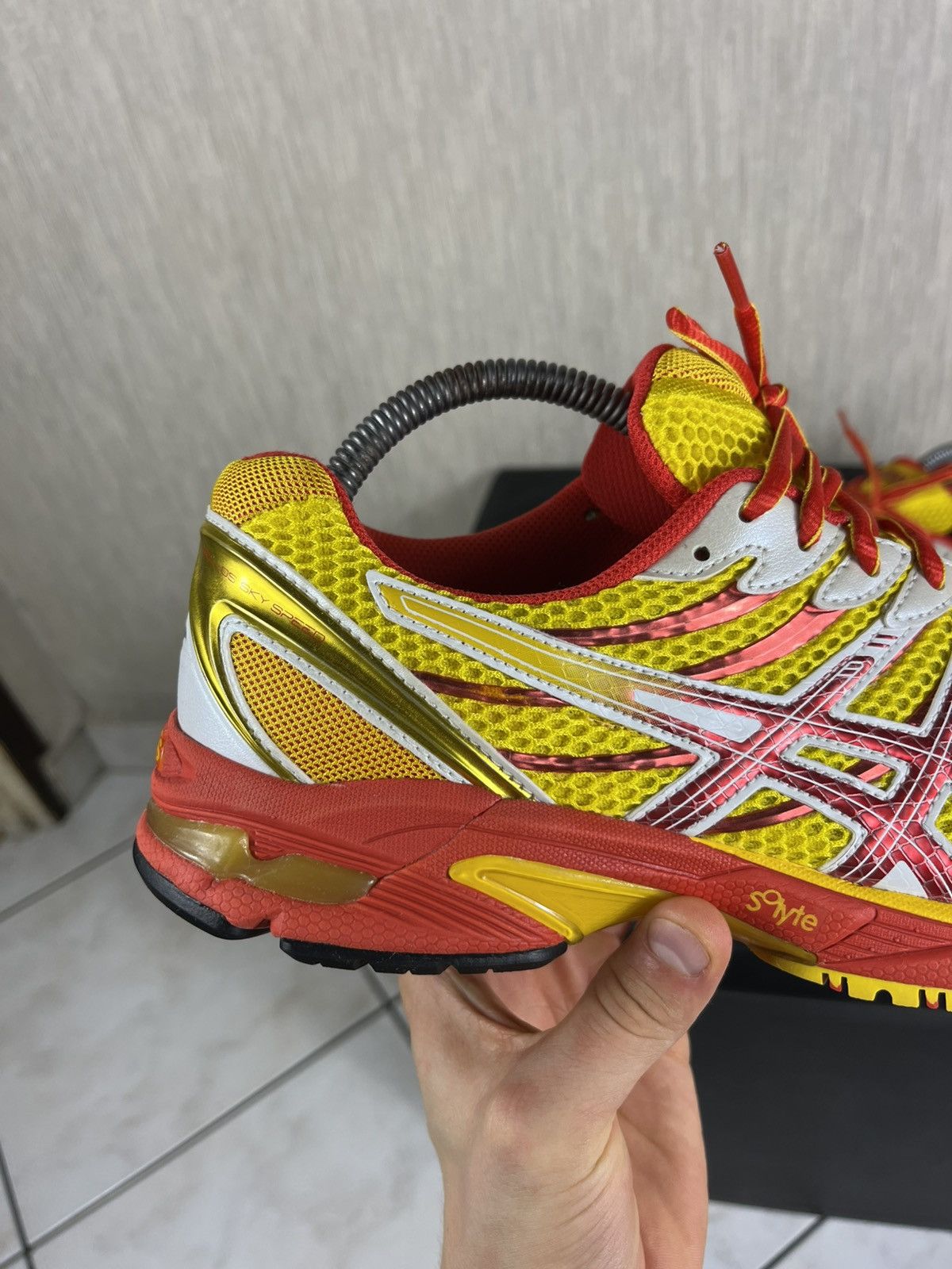 Asics Vintage Asics gel-os sky speed asymmetric laces mesh shoes Size US 8.5 / EU 41-42 - 7 Thumbnail