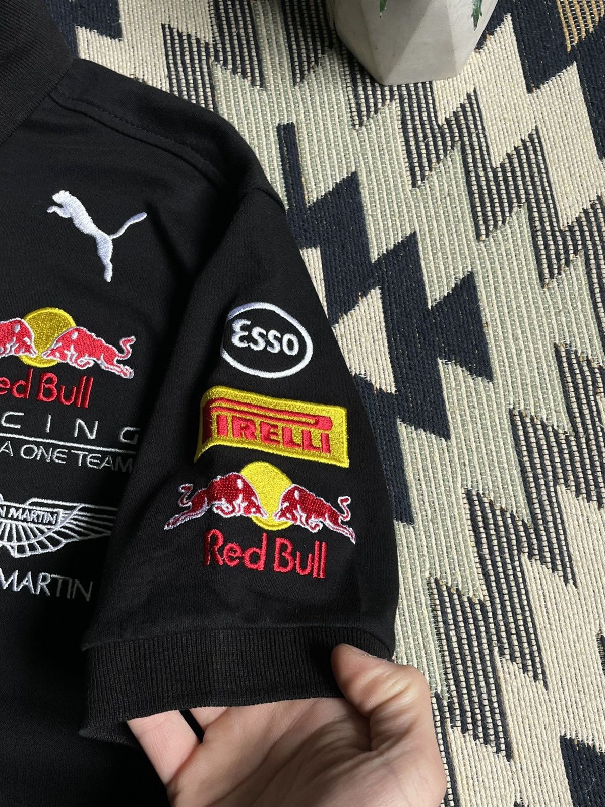 Red Bull Vintage Red Bull Aston Martin Big Logo Y2K T-shirt Size US L / EU 52-54 / 3 - 7 Thumbnail