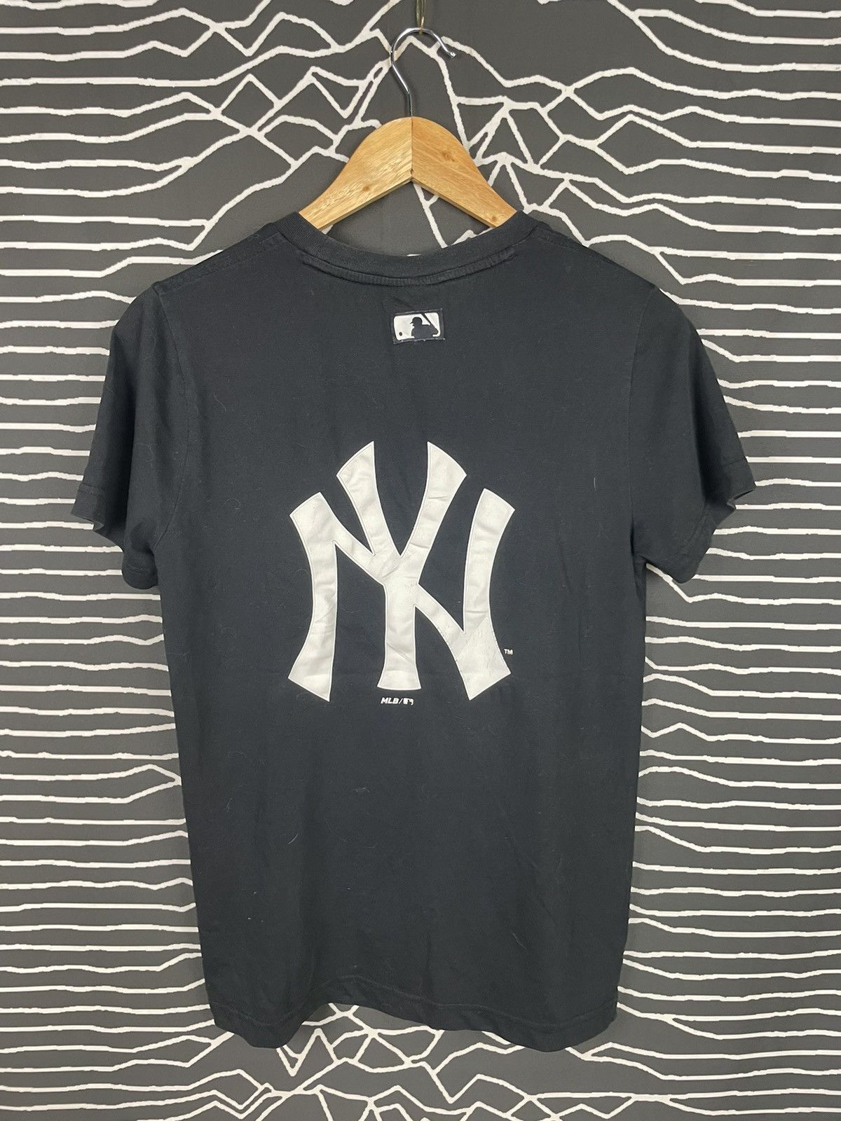 MLB × New York Yankees MLB New York Backhit Tshirt Size US M / EU 48-50 / 2 - 10 Thumbnail