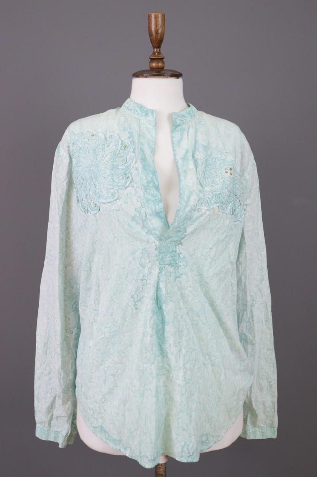 Custo Barcelona CUSTO BARCELONA V-Neck Embroidered Top Shirt Size 1 Size M / US 6-8 / IT 42-44 - 1 Thumbnail