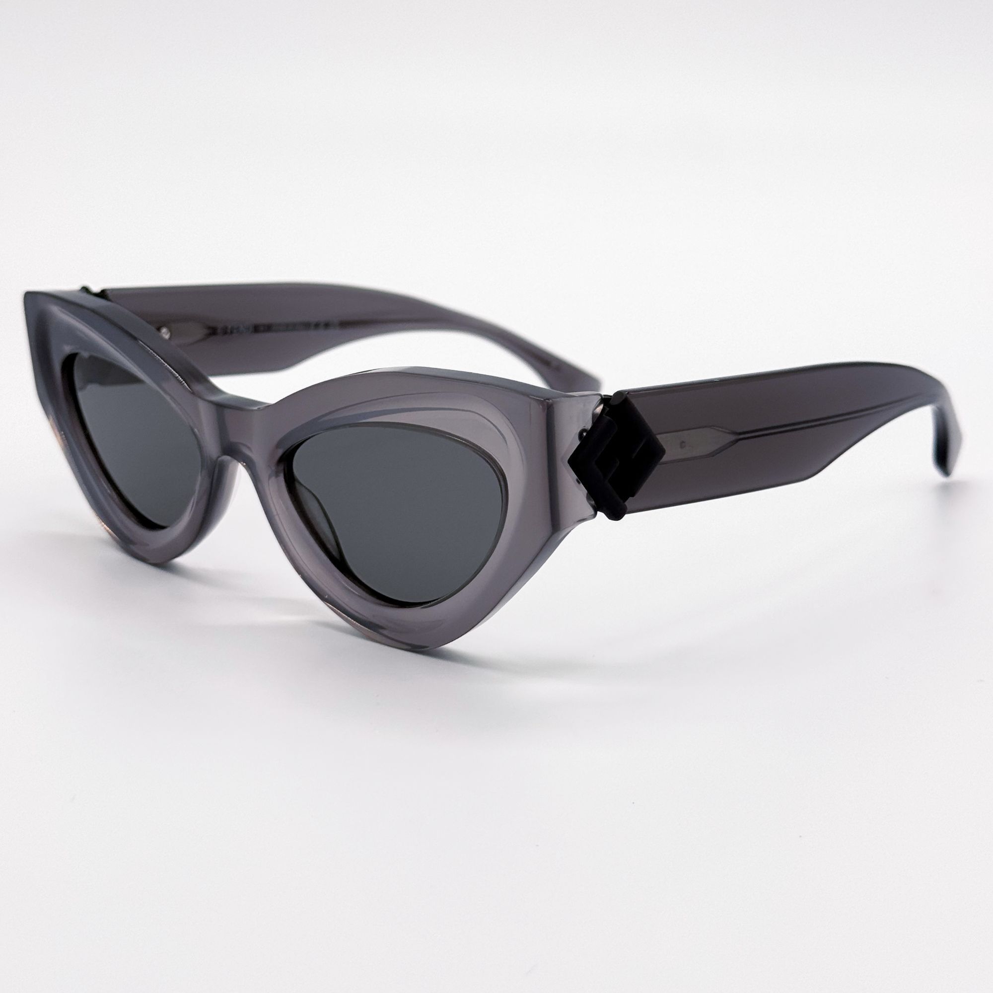Fendi NEW FENDI SUNGLASSES FE40146I 20A GRAY WOMEN EYEWEAR FENDI Size ONE SIZE - 9 Thumbnail