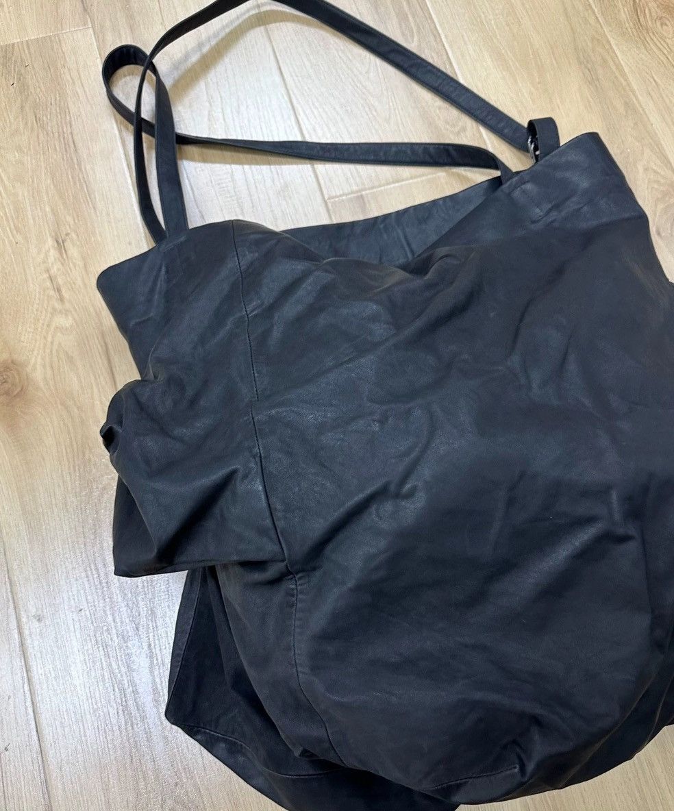 yohji yamamoto UNEVENNESS LEATHER TOTE BAG 2412-Nextarrow