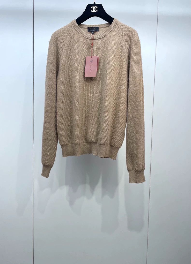 LORO PIANA Soft and fluffy cashmere sweater