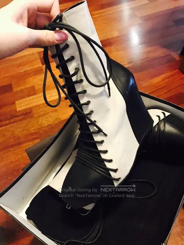 Ann Demeulemeester Ann Demeulemeester 38 sheepskin double colour-blocked boot Size US 7.5 / IT 37.5 - 3 Thumbnail
