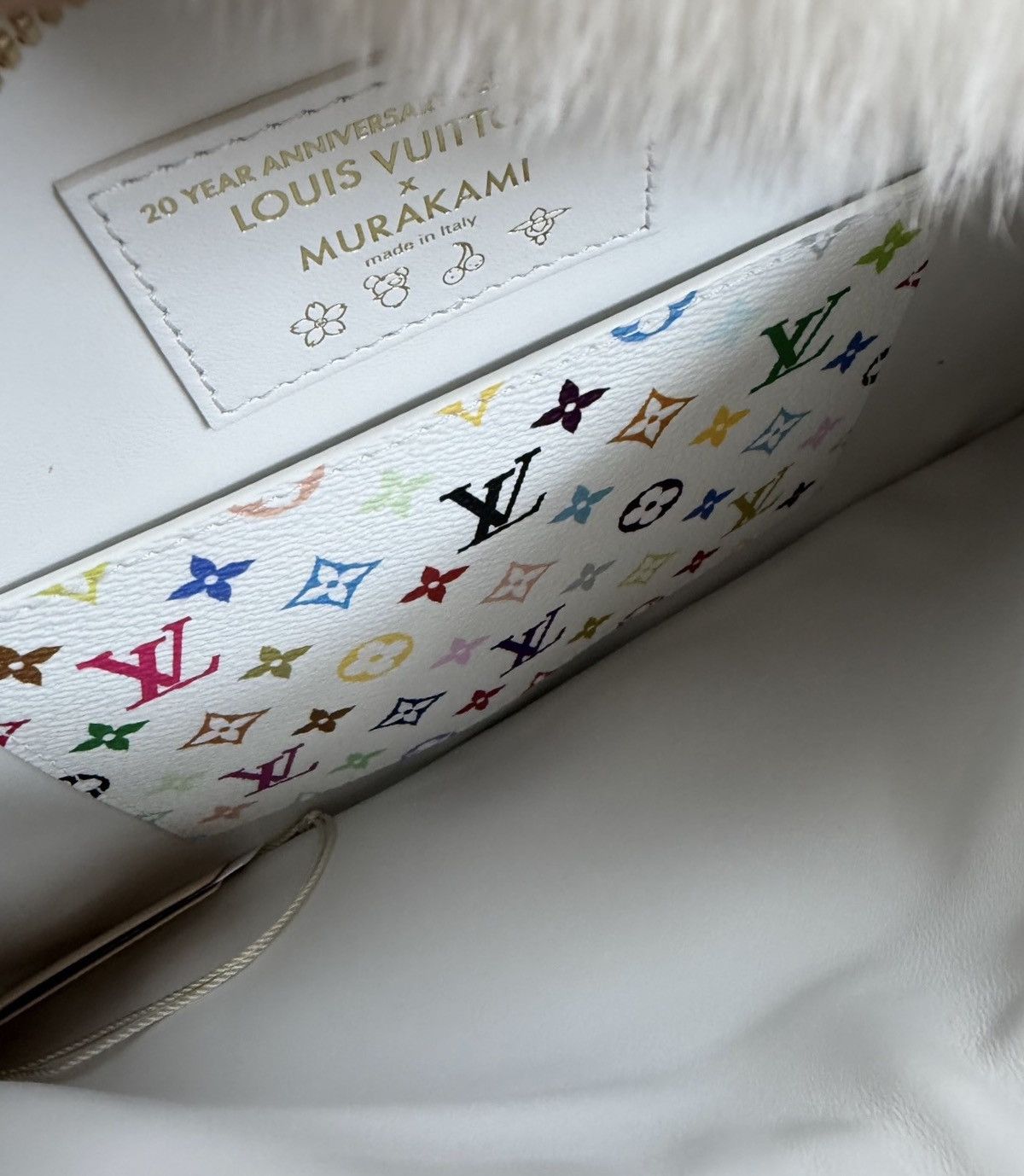Louis Vuitton × Takashi Murakami Louis Vuitton X Takashi Murakami Mink Fur Bumbag 2025 Size ONE SIZE - 9 Thumbnail