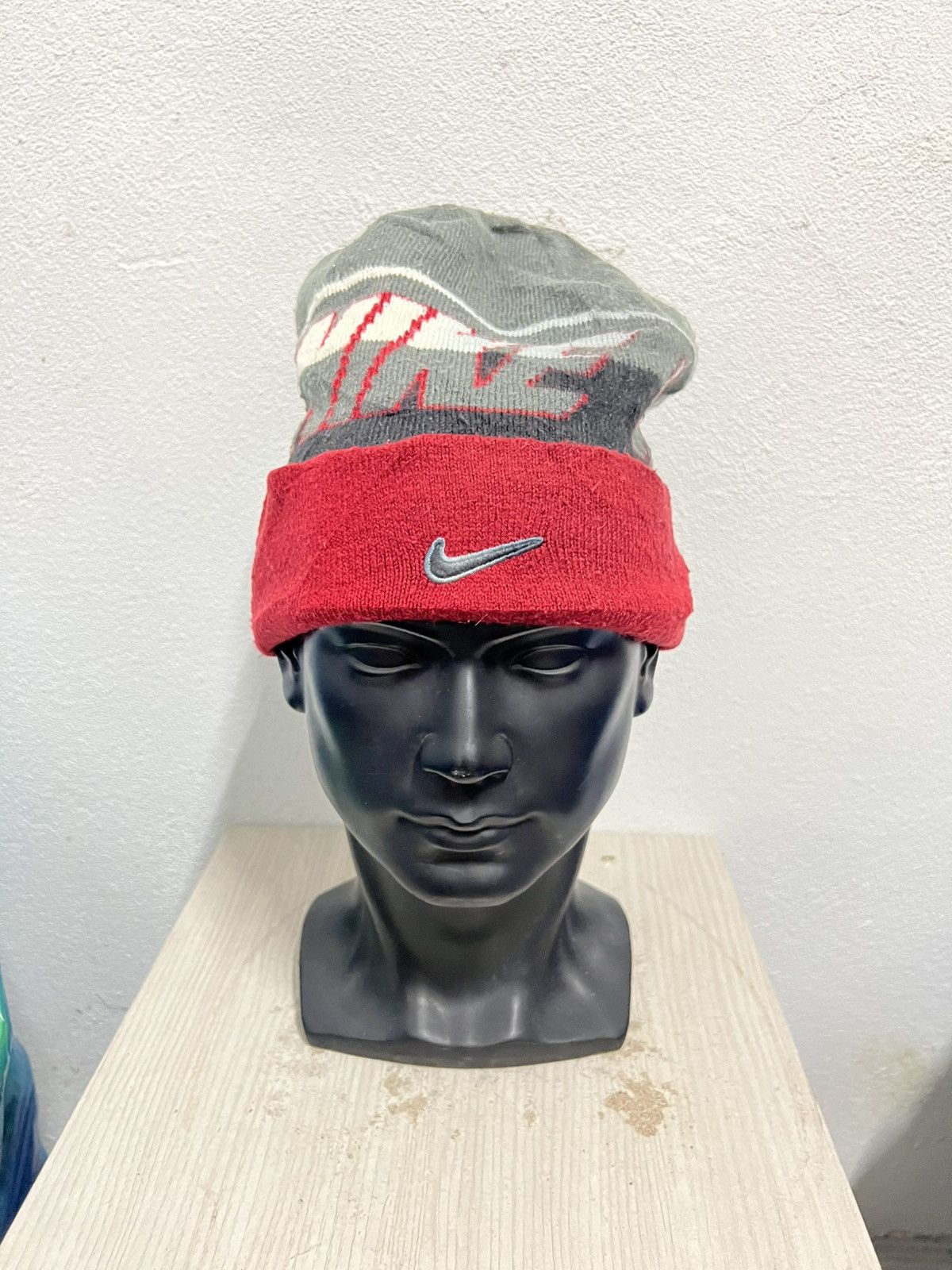 Nike Vintage Nike Swoosh Spell Out Beanie Hat Size ONE SIZE - 2 Thumbnail