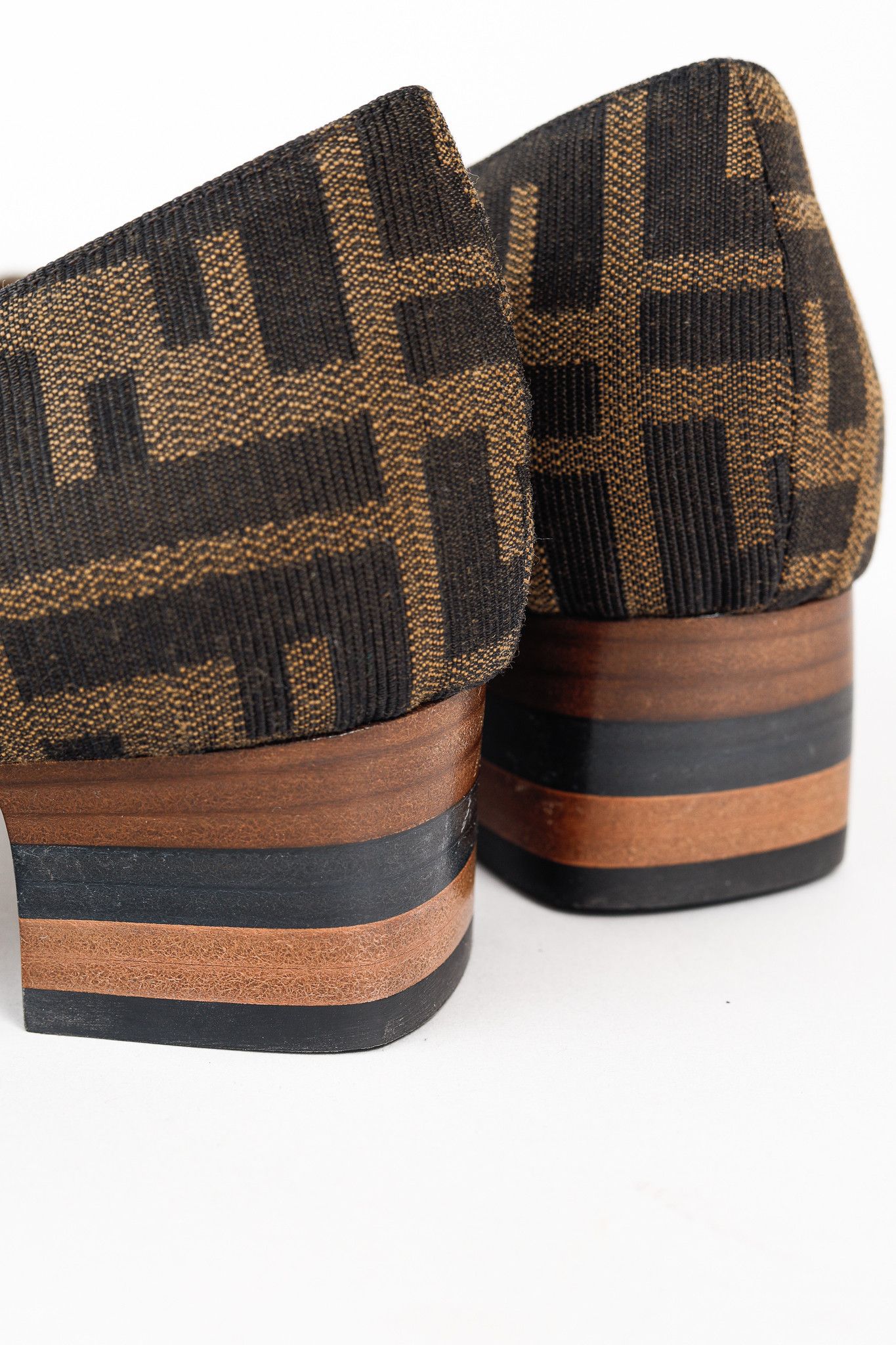 Fendi Fendi Brown Black Zucca Canvas Leather Bow Cap Toe Pumps Size US 5.5 / IT 35.5 - 9 Thumbnail