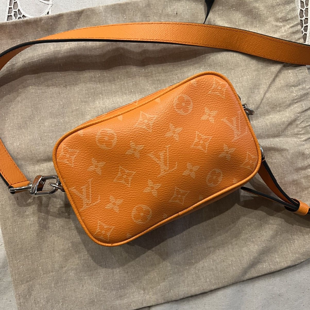 Louis Vuitton Louis Vuitton Alpha Wearable Wallet Size ONE SIZE - 2 Thumbnail