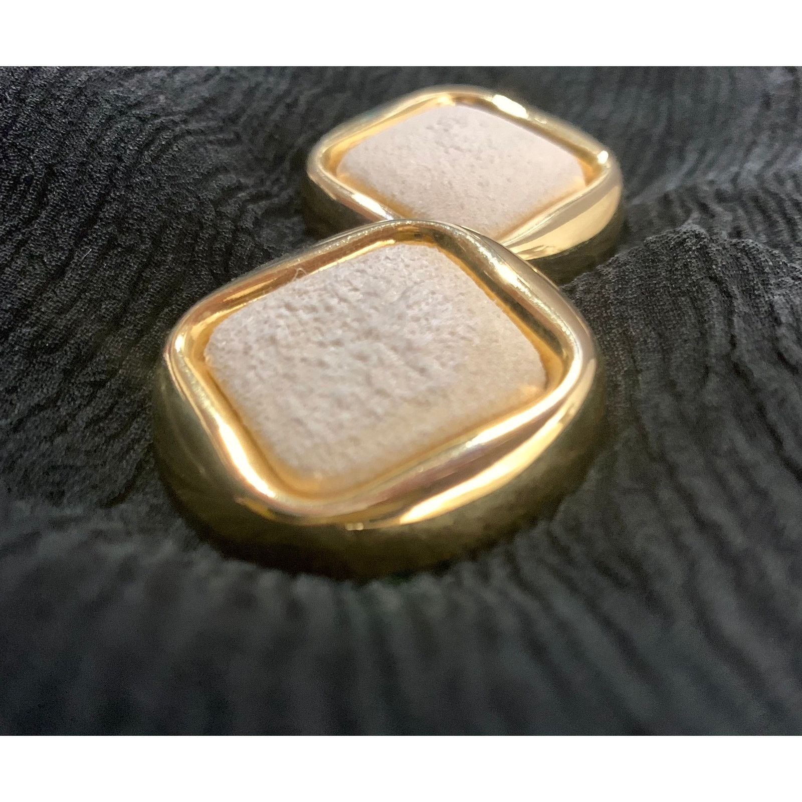 Vintage 80s Gold & Cream Suede Oversized Clip On Earrings | Mod 1.5" Size ONE SIZE - 5 Thumbnail