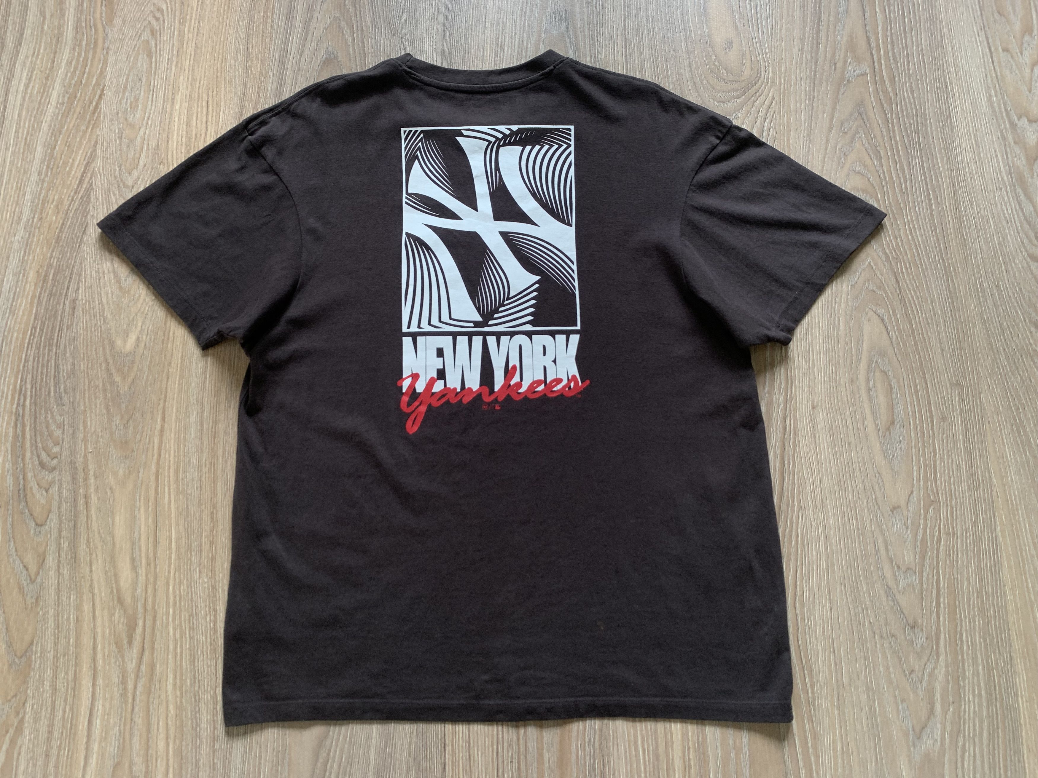 New York Yankees × Nike New York Yankees Big Logo Black T Shirt Size US S / EU 44-46 / 1 - 3 Thumbnail