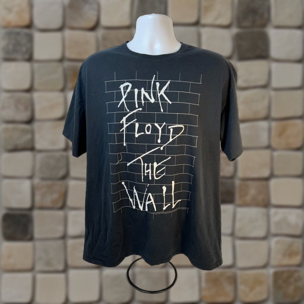 Fruit Of The Loom Pink Floyd Off The Wall Shirt Men XL Black Short Sleeve Crew 2017 RN#13765 Size US XL / EU 56 / 4 - 1 Thumbnail