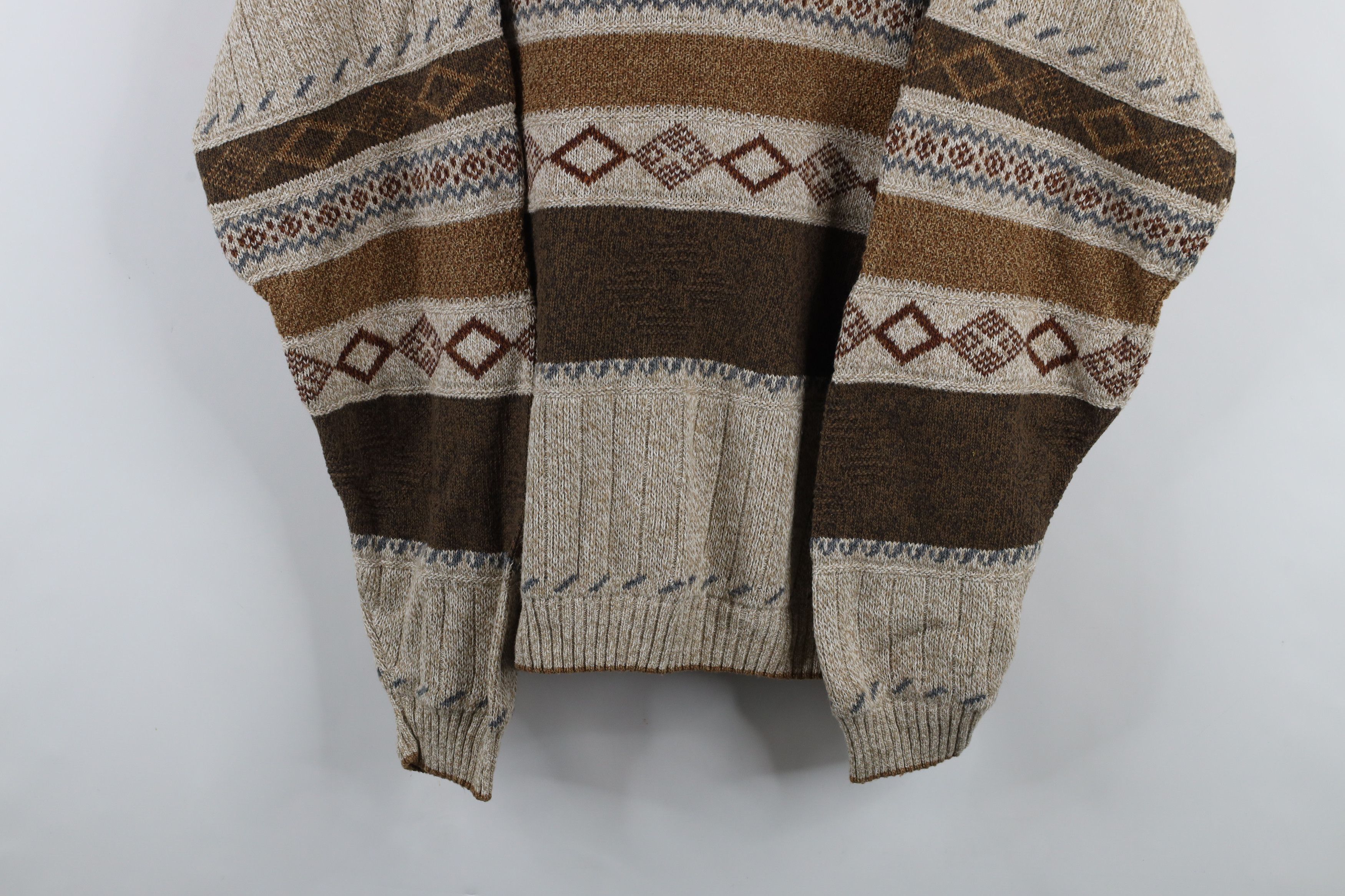 Vintage Vintage 90s Streetwear Fair Isle Knit V-Neck Sweater USA Size US L / EU 52-54 / 3 - 3 Thumbnail