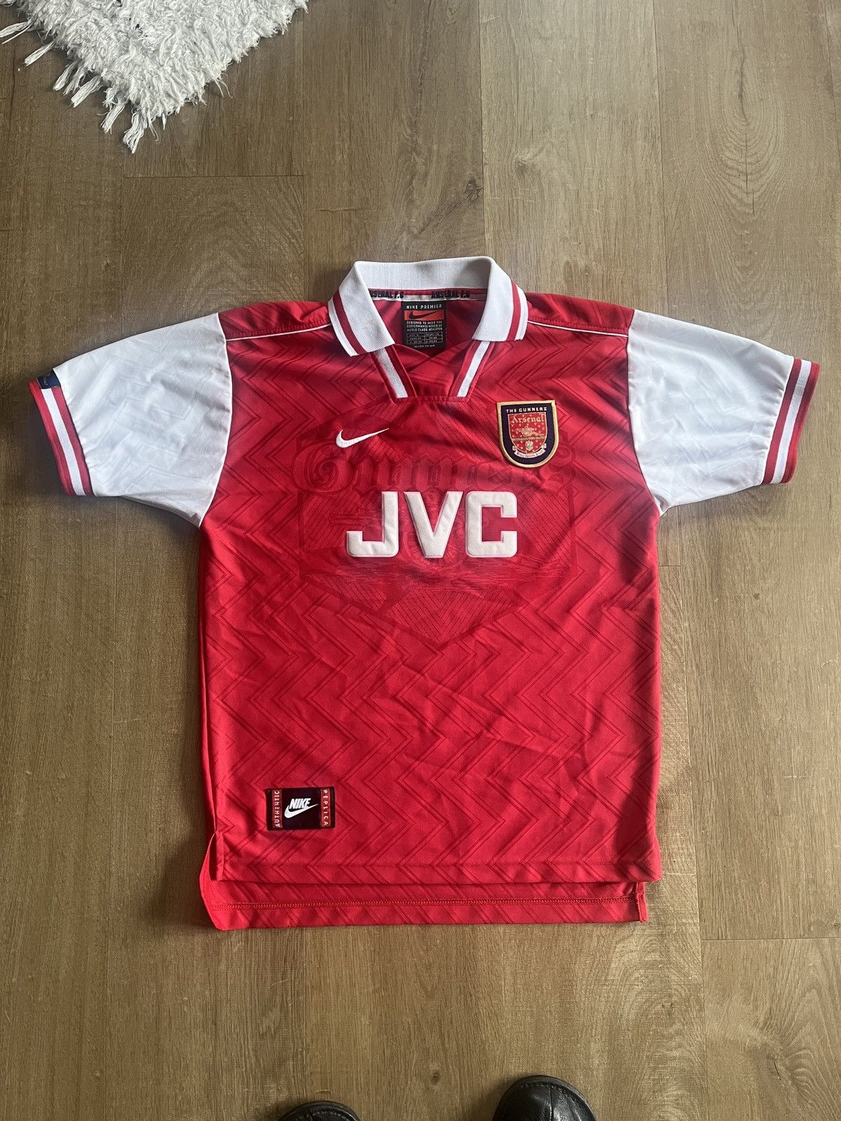 image of Nike Premier Arsenal 1994/96 Home Gunners Shirt in Red, Men's (Size Small)