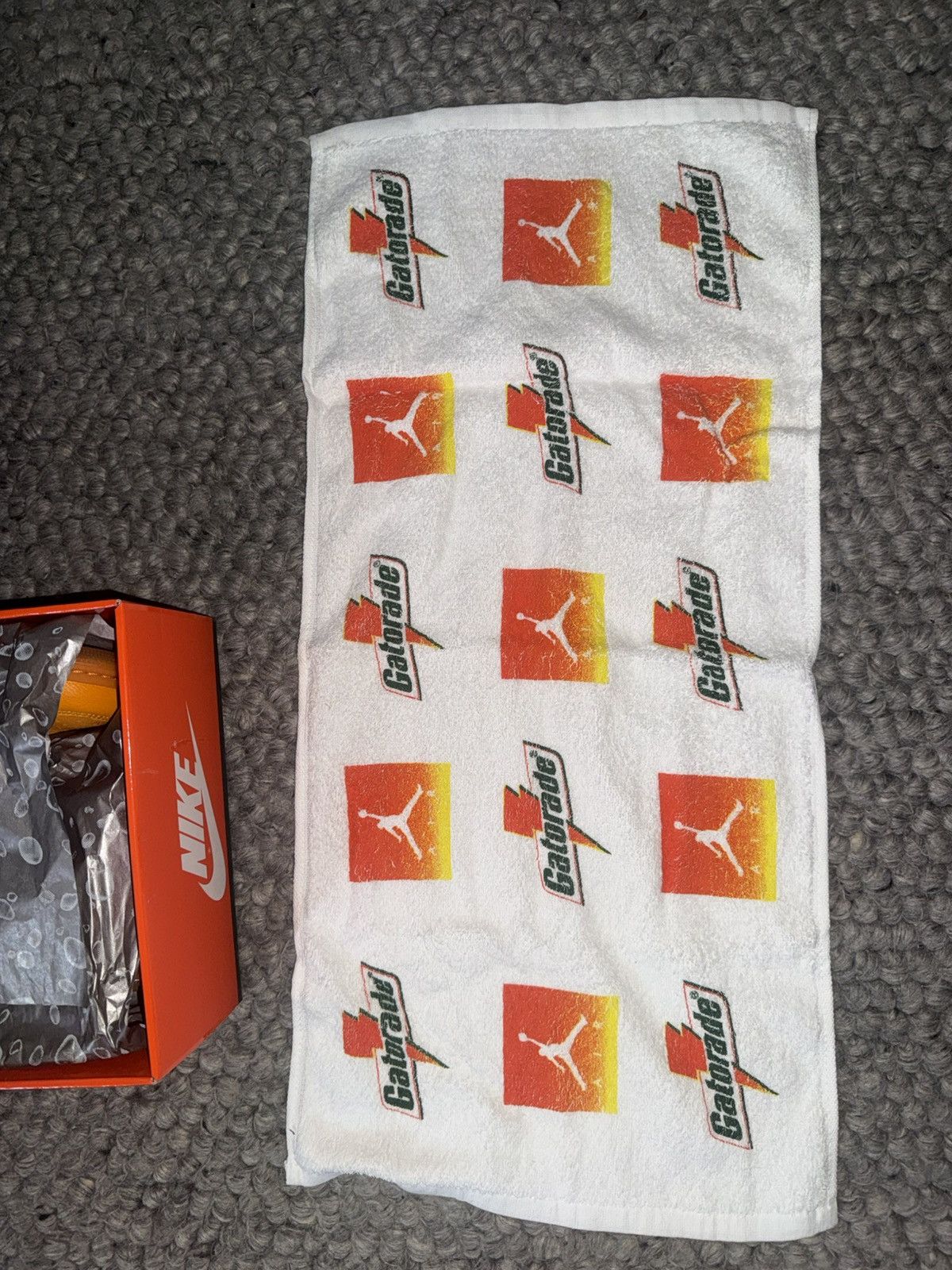 Jordan Brand Jordan 1 Retro High Gatorade Orange Peel Size US 10.5 / EU 43-44 - 13 Thumbnail