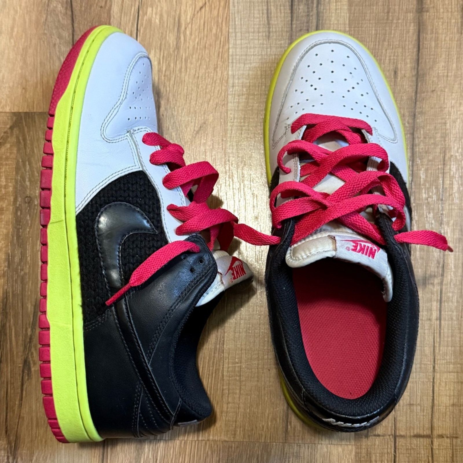 Nike 2008 Nike Dunk Low Neutral Grey Berry Volt Size US 9.5 / EU 42-43 - 2 Thumbnail
