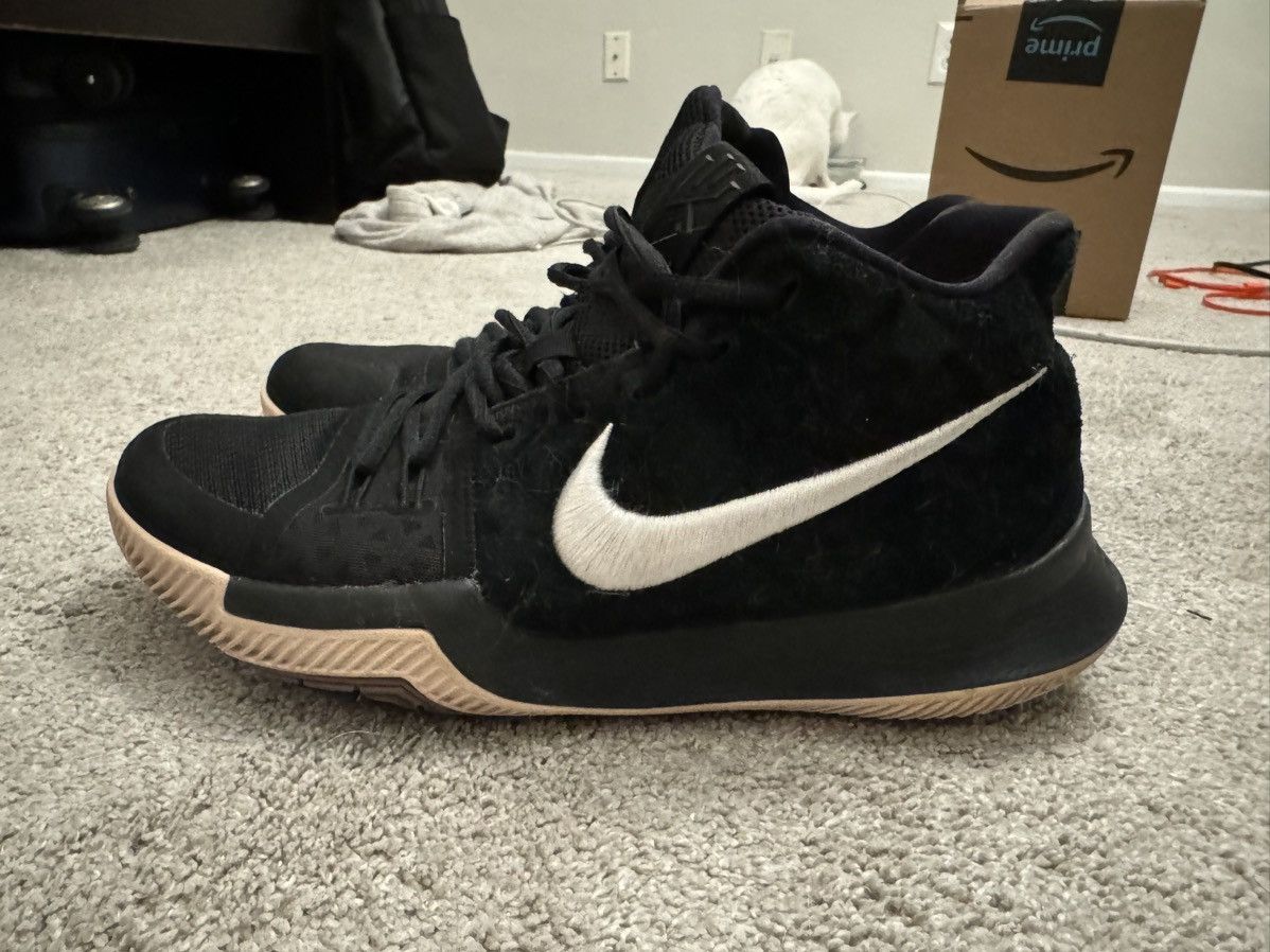 Nike Nike Kyrie 3 Black Suede Size US 9.5 / EU 42-43 - 1 Thumbnail