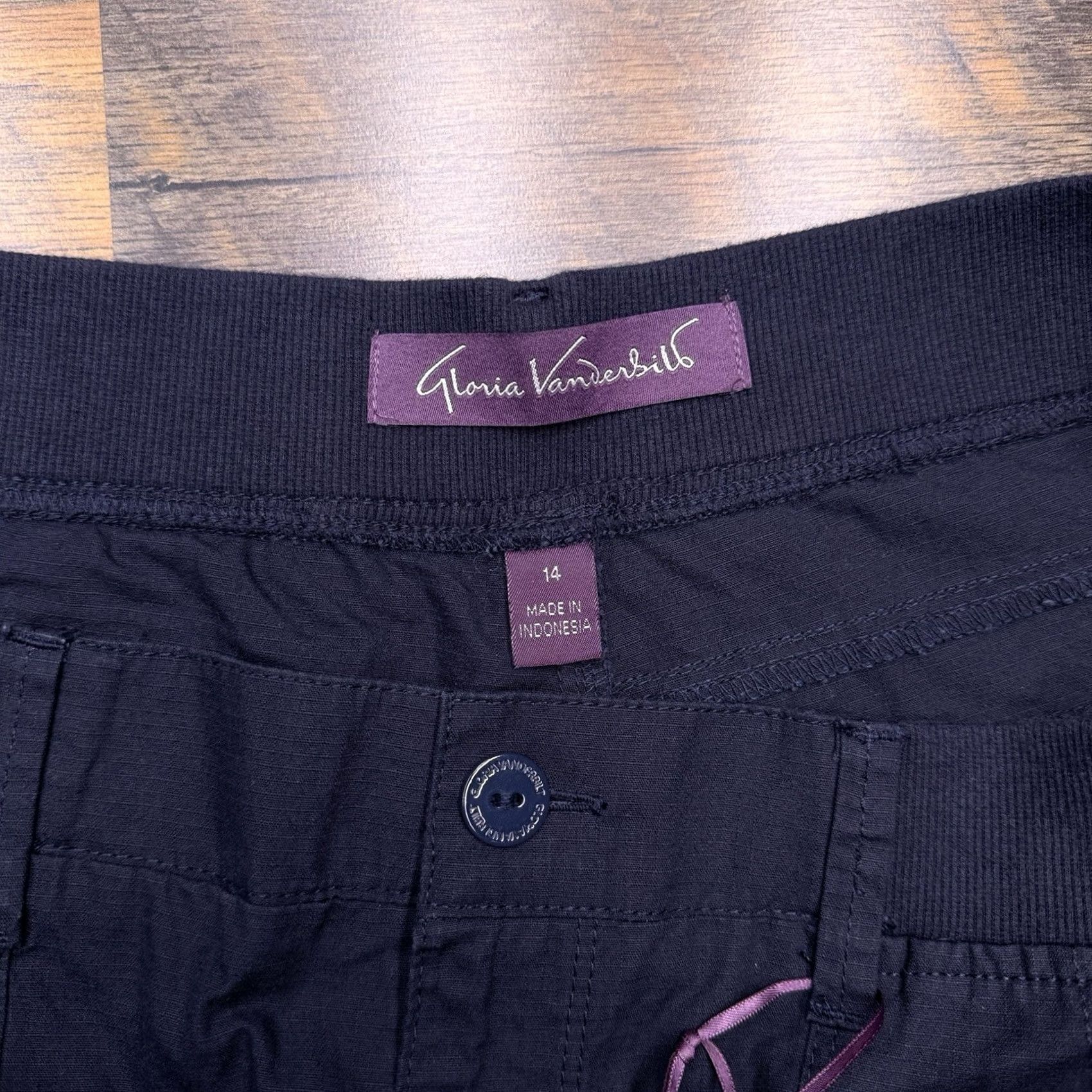 Gloria Vanderbilt gloria vanderbilt shorts womens 14 midnight affair elastic waist high rise new blue solid 14 womens shorts Size 36" / US 14 / IT 50 - 3 Thumbnail
