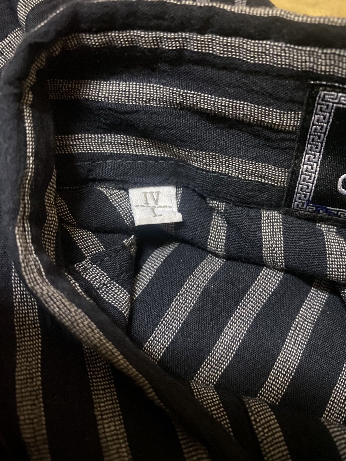 Versace Vintage 90s Versace Classic V2 Stripes Pattern Shirt Size US L / EU 52-54 / 3 - 6 Thumbnail