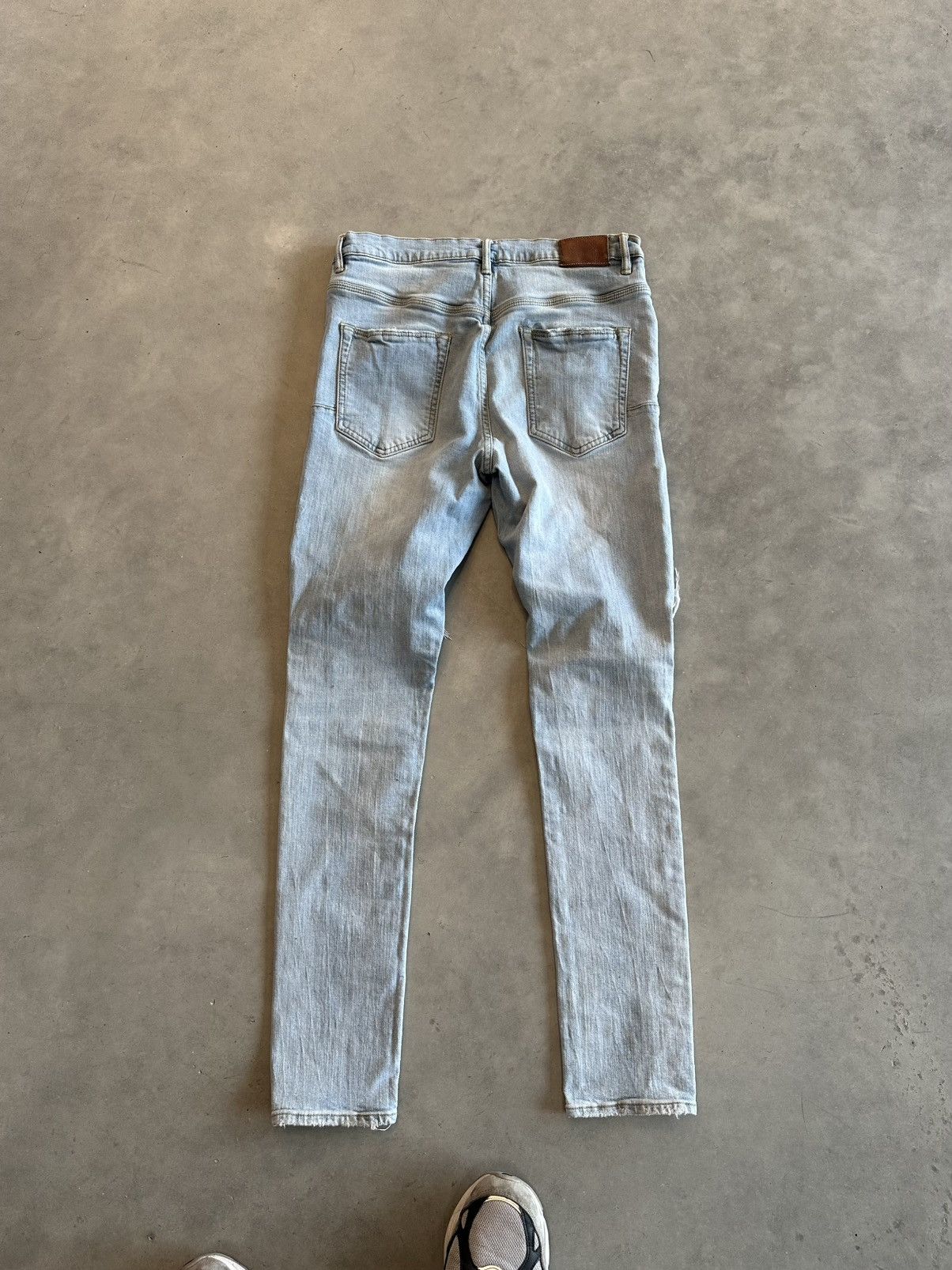 Purple Brand Purple brand light wash distressed denim light blue Size US 33 - 2 Thumbnail