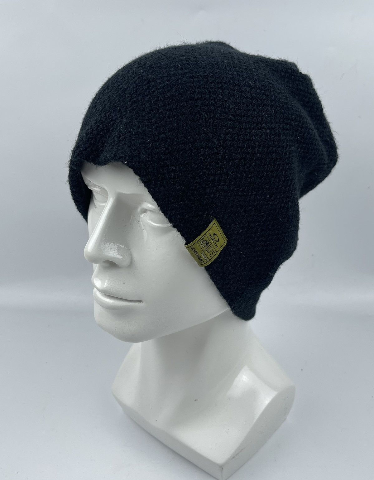 oakley beanie hat snow cap tc21