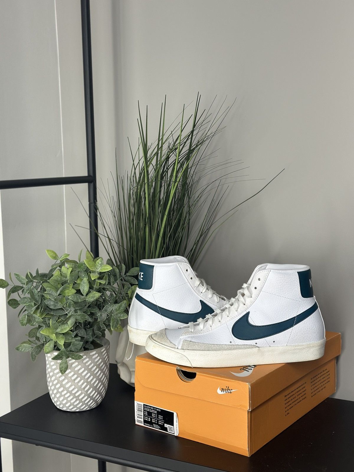 Nike Nike Blazer MID ‘77 VNTG Size US 11 / EU 44 - 1 Thumbnail