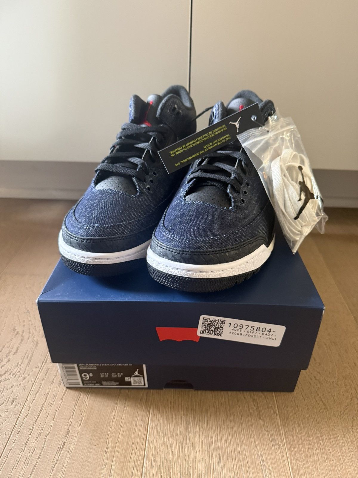 Jordan Brand × Levi's Levis x Air Jordan 3 Retro SP Denim Blue IH7959-400 Size US 9.5 / EU 42-43 - 2 Thumbnail
