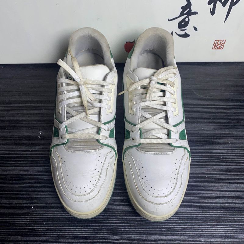 Louis Vuitton Louis Vuitton Trainer Fashion Sneakers for Men - Size US 10.5 / EU 43-44 - 2 Thumbnail