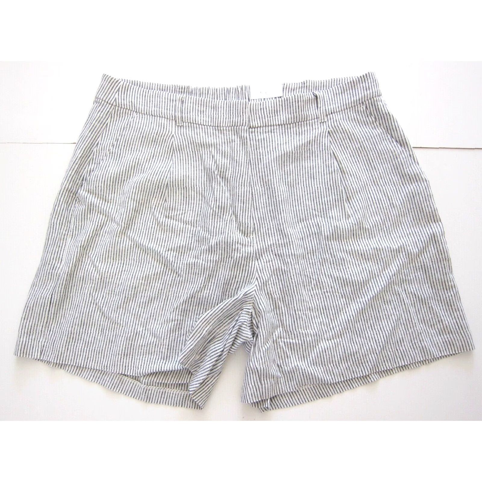 Old Navy NWT Old Navy Stripe Linen Chino Shorts Women 2X Grey White Extra High Rise NWT Plus Size 40" Waist 6" Inseam Women Size 40" / US 18 - 7 Thumbnail