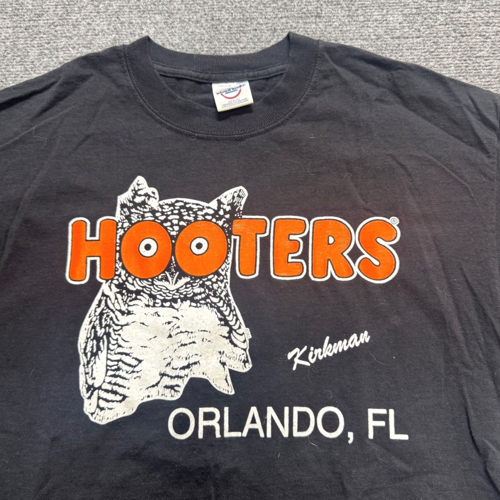 Delta Hooters T-Shirt Delta Black Large Men’s L Florida Orlando 90s Vintage Kirkman Delta Magnum Weight Distressed Graphic Shirt Mens Size US L / EU 52-54 / 3 - 6 Thumbnail