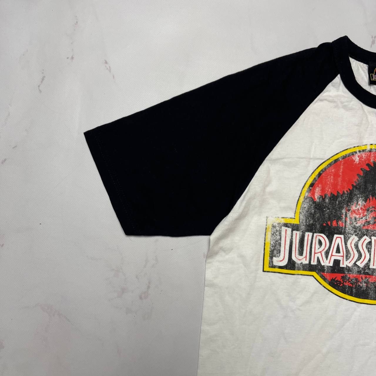 Vintage Vintage Jurassic Park White/Black T-Shirt M Size y2k Size US S / EU 44-46 / 1 - 4 Thumbnail