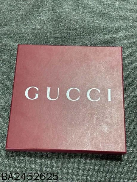 Gucci Gucci New gold thread logo silk scarf 2502-Nextarrow Size ONE SIZE - 7 Thumbnail