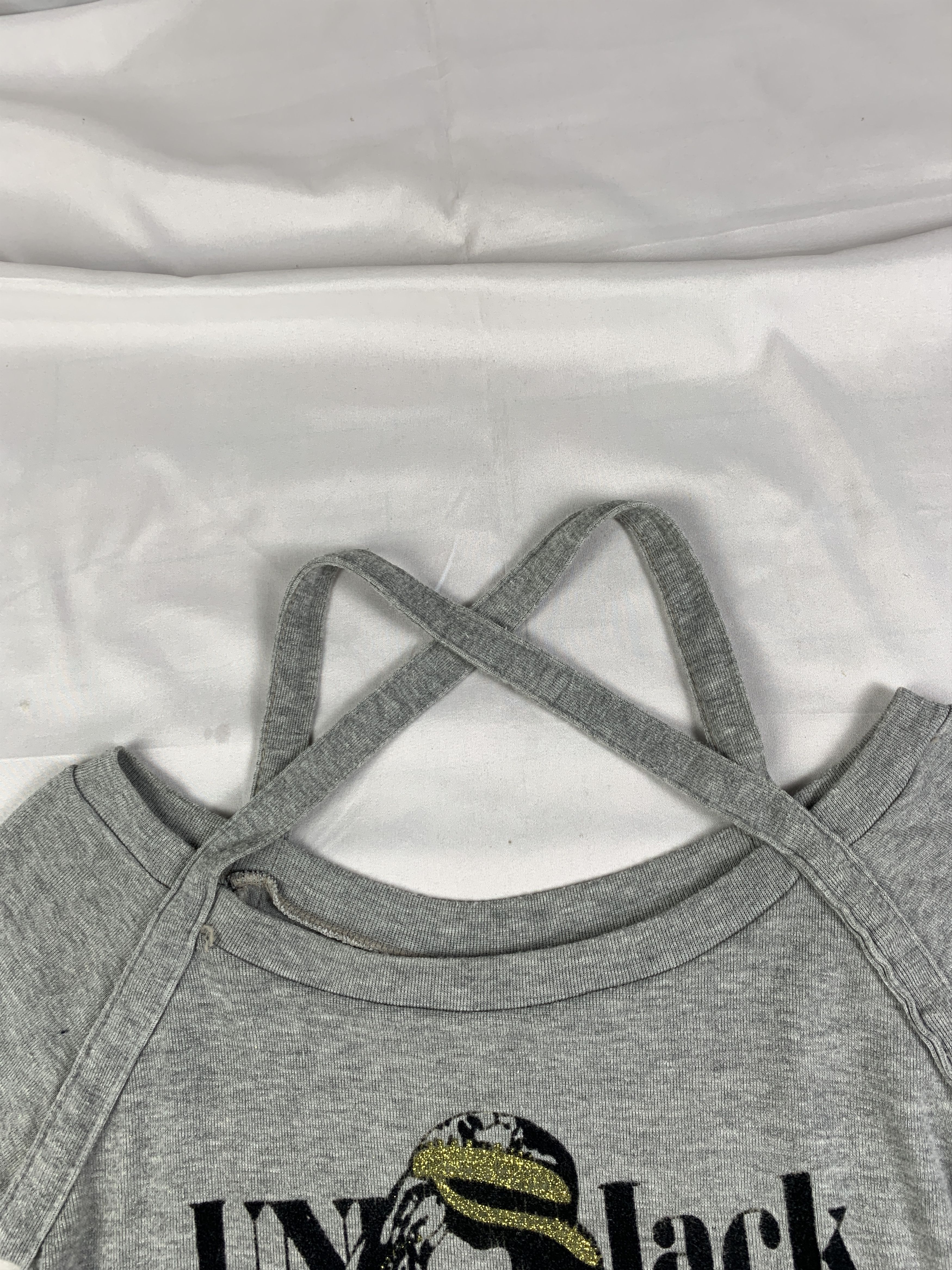 Japanese Brand Gray Girl Graphic Off-shoulders Cross Top (S) Size S / US 4 / IT 40 - 6 Thumbnail