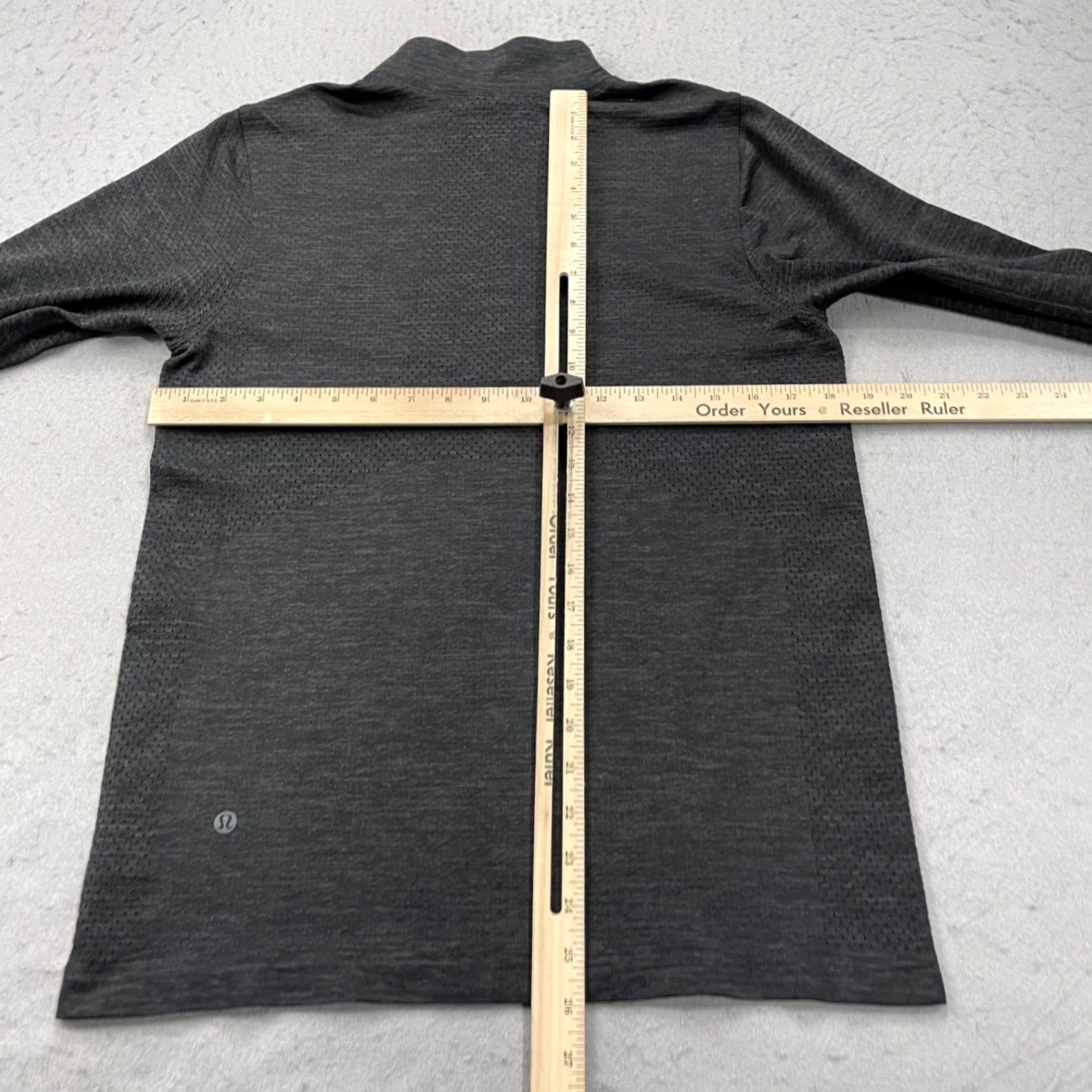 Lululemon Lululemon Jacket Mens Small Gray 1/4 Zip Pullover Gym Activewear Sports Running & Training Mens S Gray Size US S / EU 44-46 / 1 - 6 Thumbnail