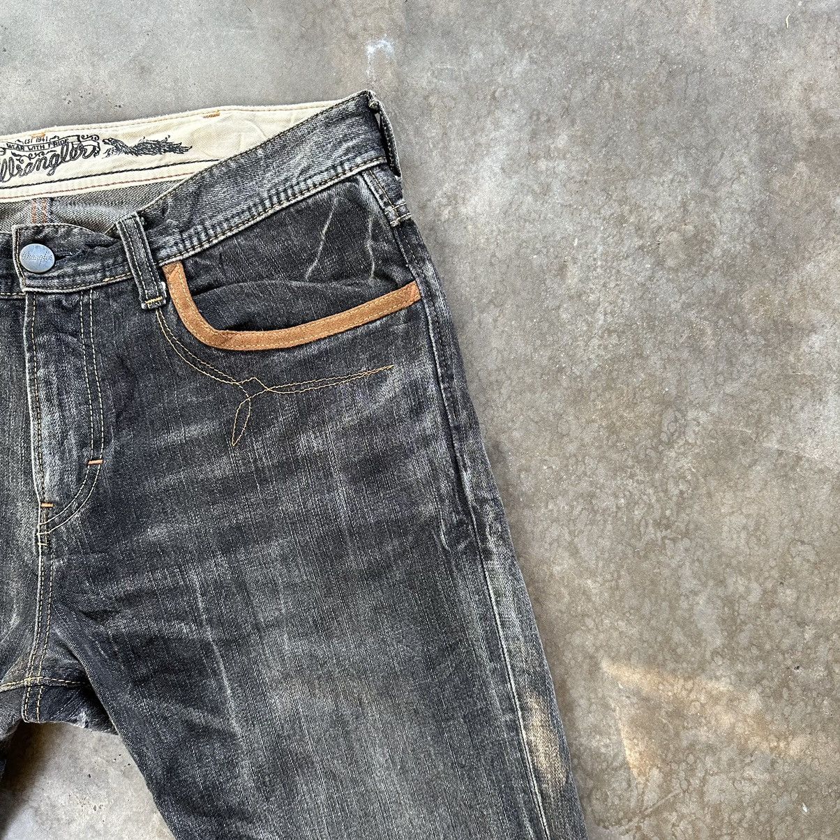 Japanese Brand Vintage Wrangler Distressed Raw Faded Denim Flare Jean Pant Size US 35 - 4 Thumbnail