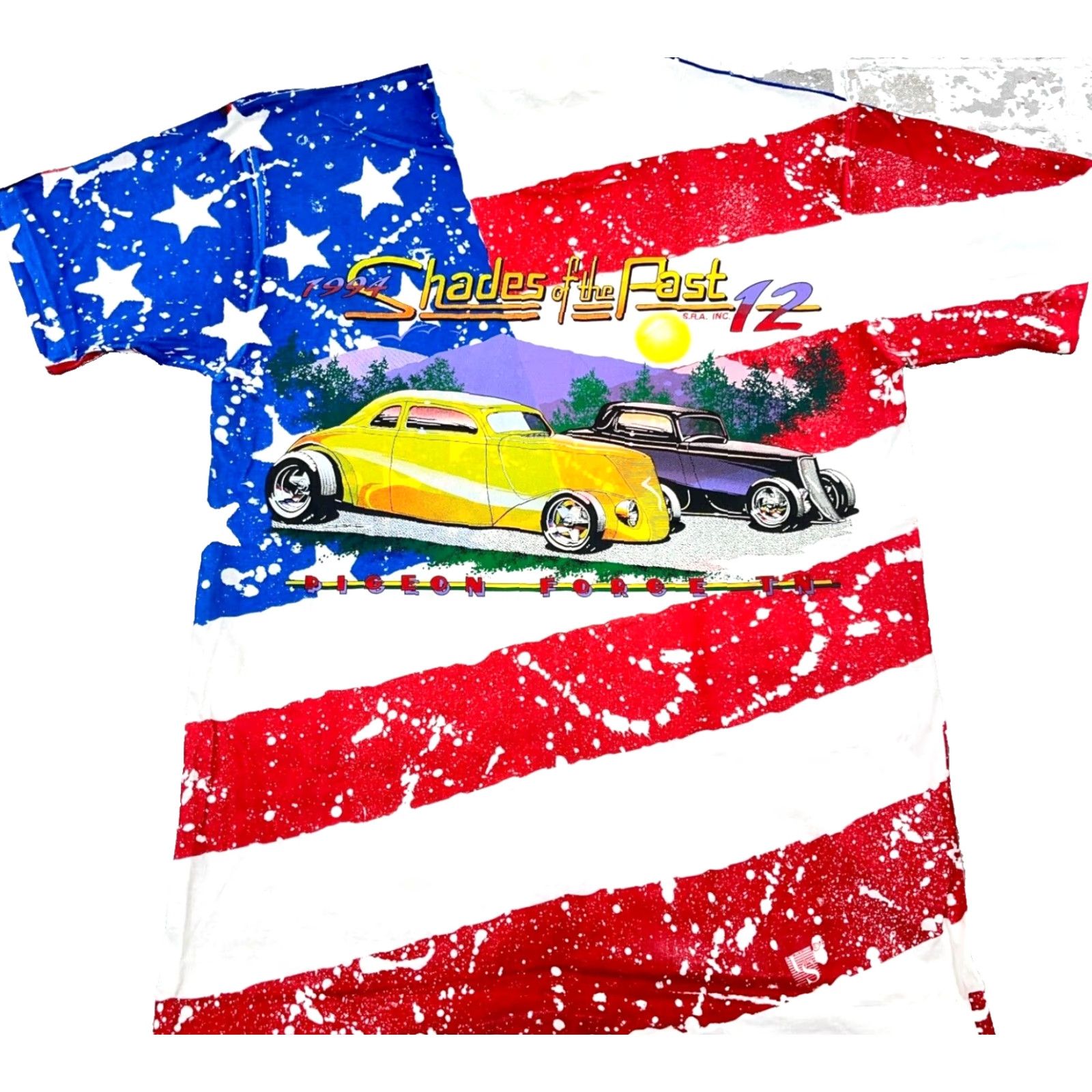 Gloverall VINTAGE UNISPORT T-Shirt Men L RED All Over Print Batman Graphic Print Short Sleeve Crew Neck USA Flag 1990s 90s Size US L / EU 52-54 / 3 - 2 Thumbnail