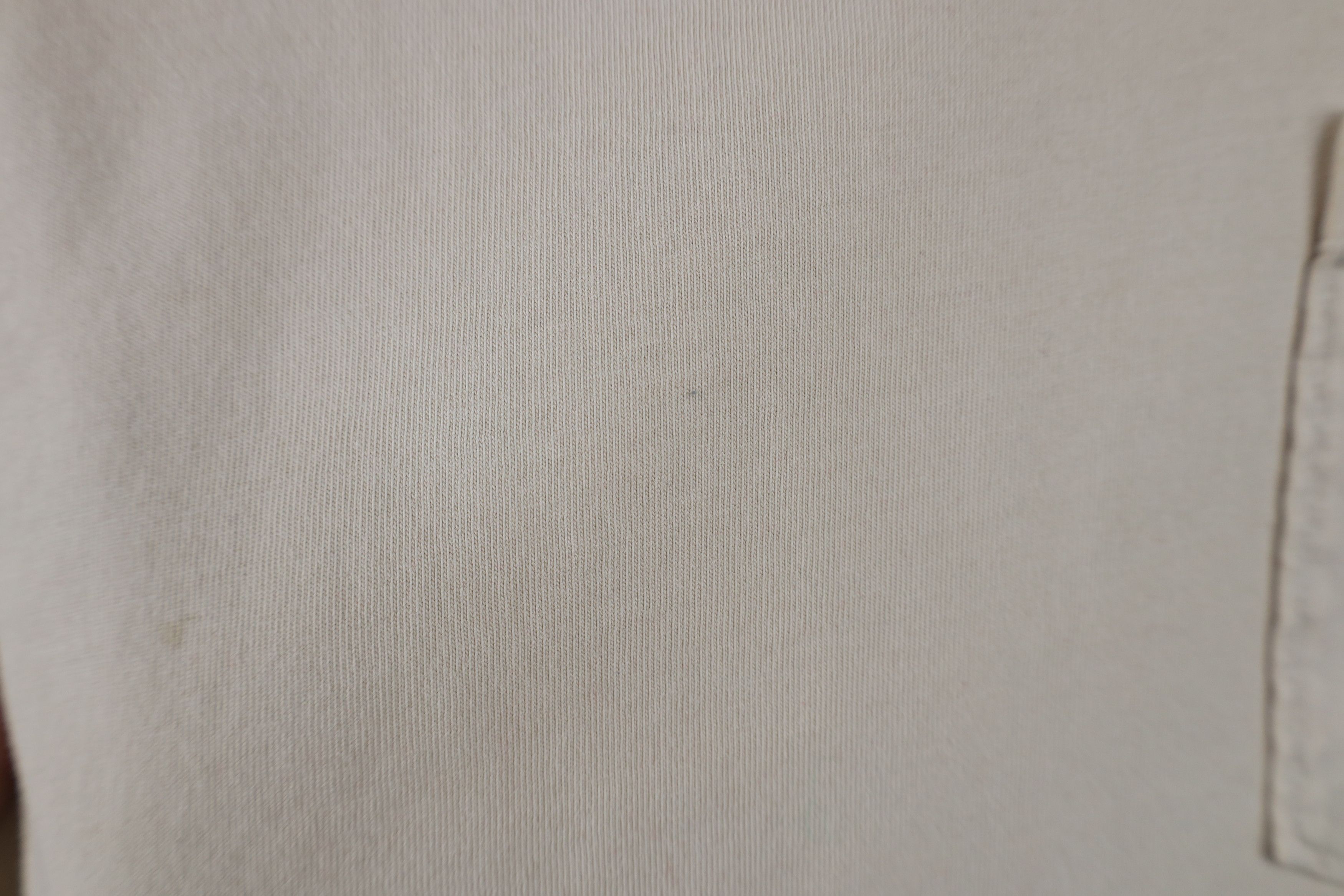 Eddie Bauer Vintage Y2K Eddie Bauer Stonewash Pocket T-Shirt Beige Size US L / EU 52-54 / 3 - 6 Thumbnail