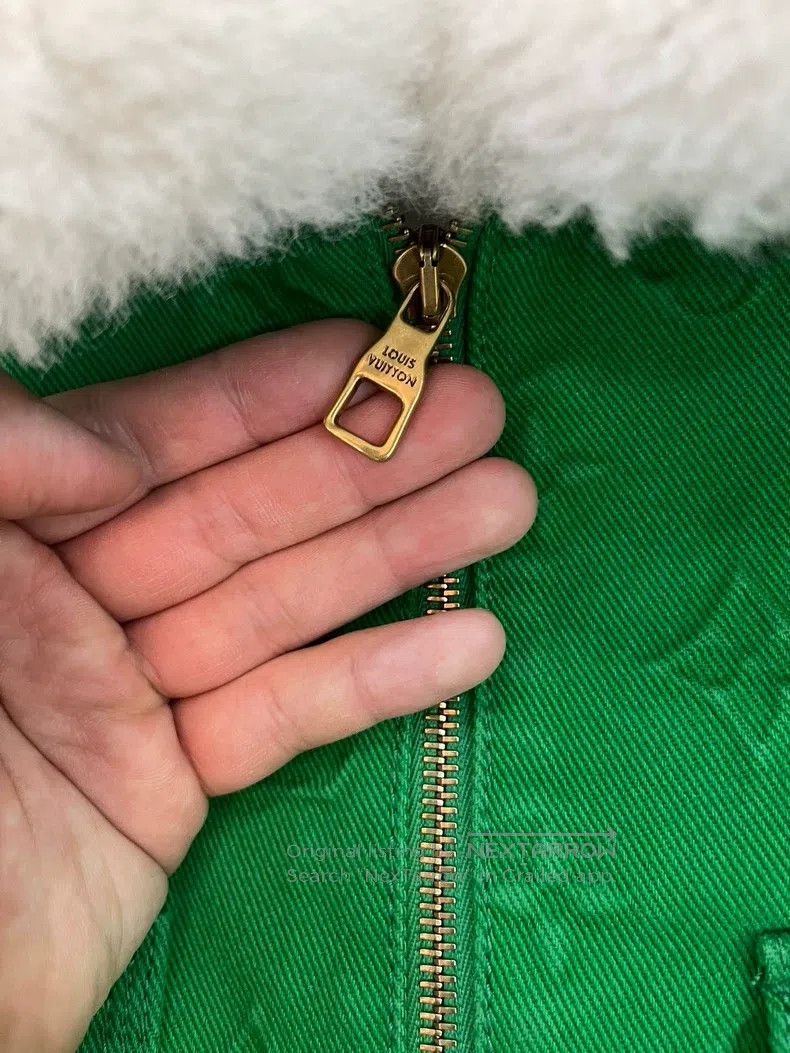 Louis Vuitton Louis Vuitton Full logo three-dimensional embossing jacket Size US M / EU 48-50 / 2 - 4 Thumbnail