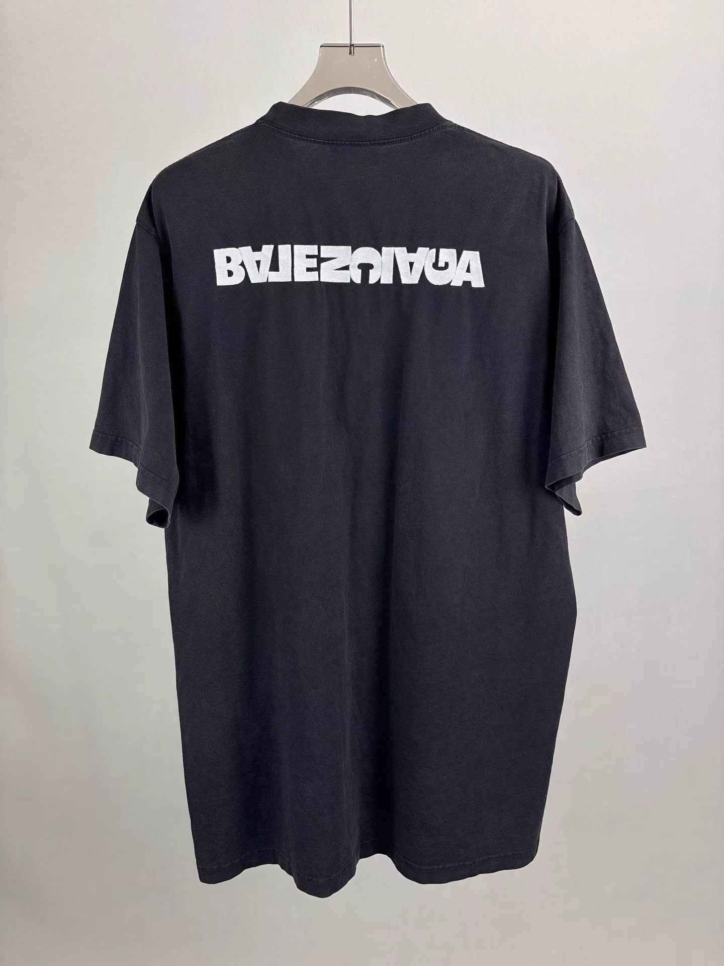 Balenciaga BALENCIAGA Washed Vintage Inverted Logo T-shirt K1 Size US L / EU 52-54 / 3 - 2 Thumbnail