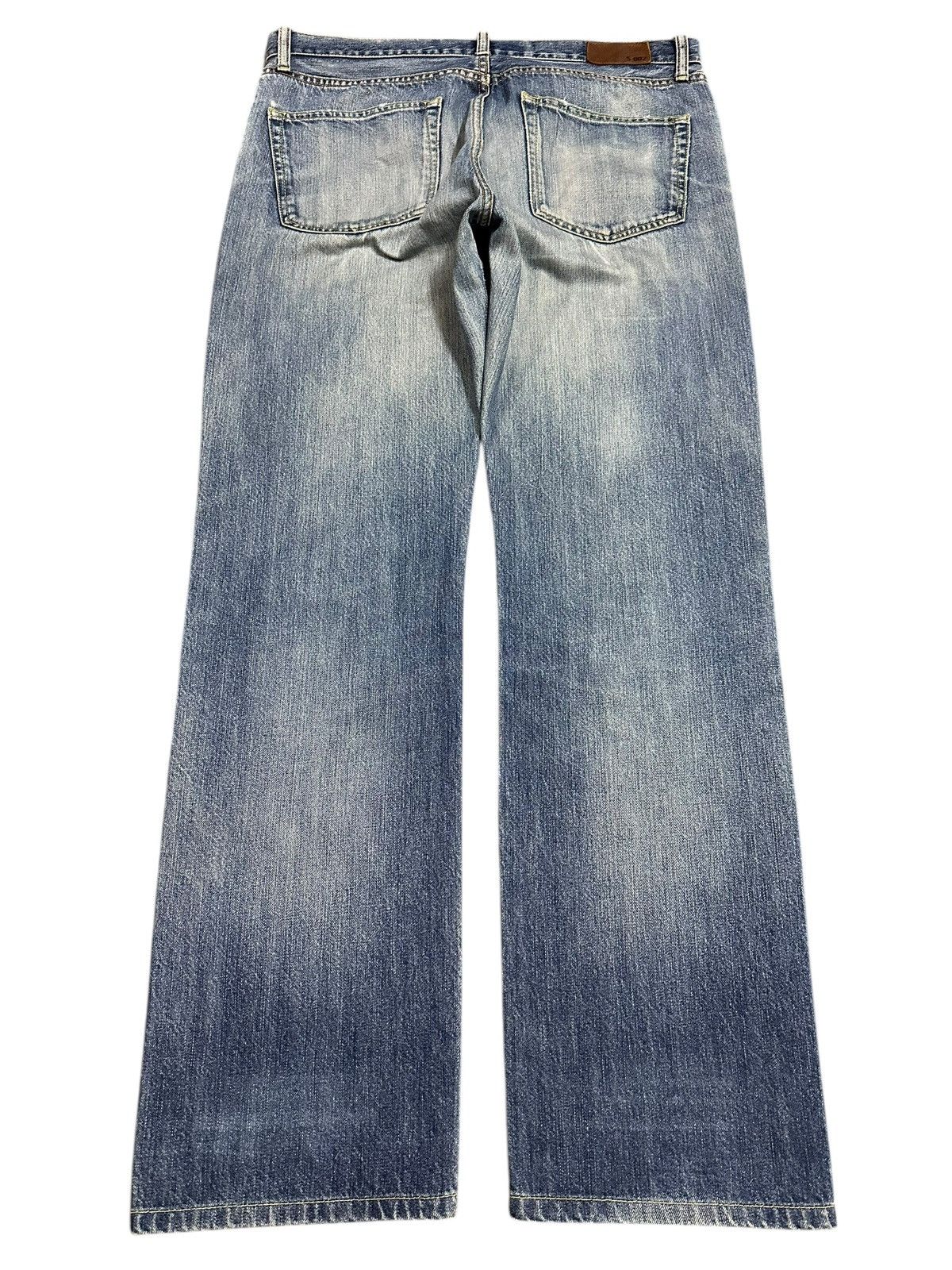 Japanese Brand Vintage Japanese Uniqlo Blue Wash Distress Style Loose Jeans Size US 34 / EU 50 - 2 Thumbnail