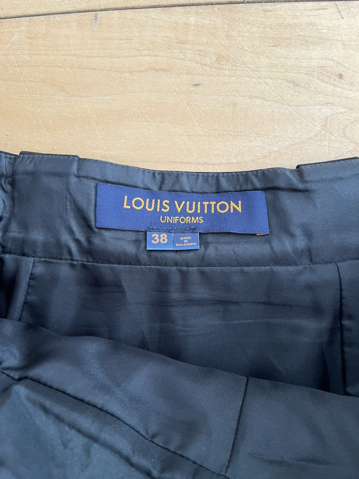 Louis Vuitton Louis Vuitton Uniforms Pleated Skirt Size 27" / US 4 / IT 40 - 4 Thumbnail