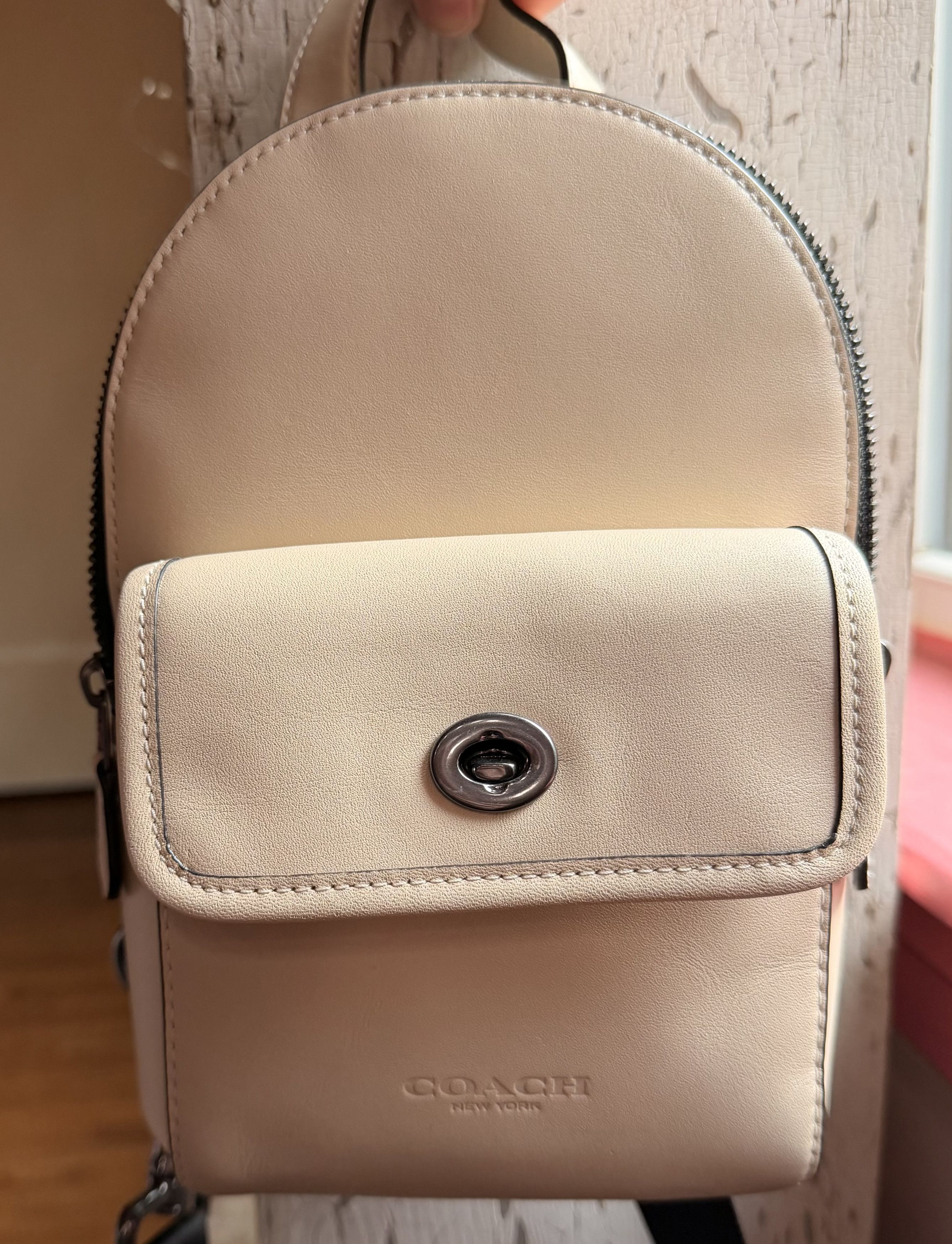 Coach NWT COACH Small Turnlock Sling Pack Backpack Bag Ivory CAJ28 Size ONE SIZE - 1 Thumbnail